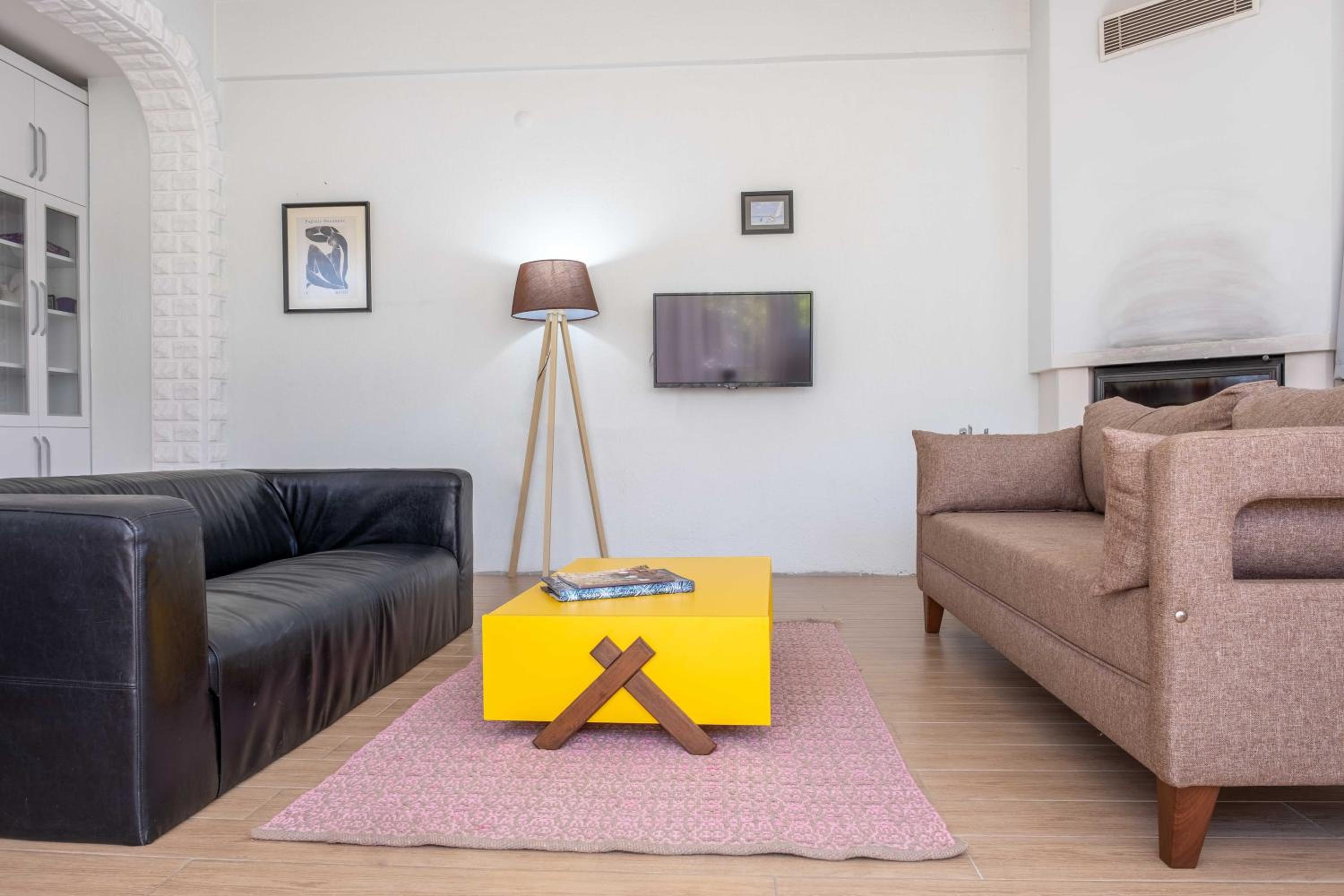 EV Apartments
