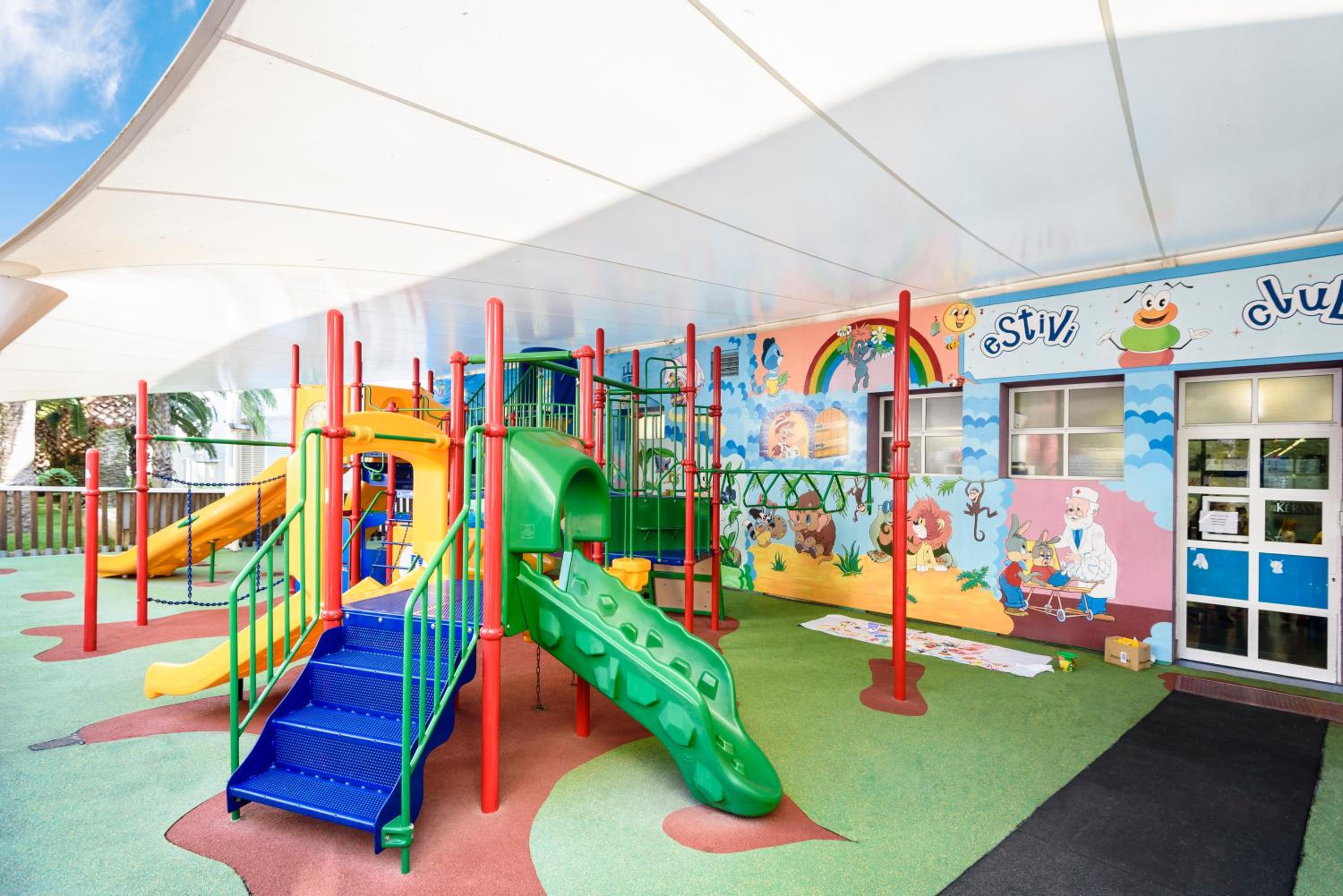 Apartamentos Estival Park
