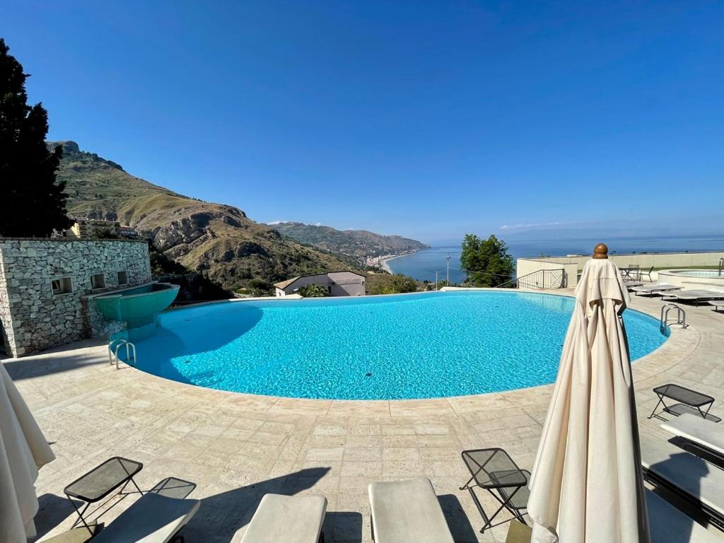 LUXURY APARTMENT TAORMINA WITH POOL AND PARKING photo 2