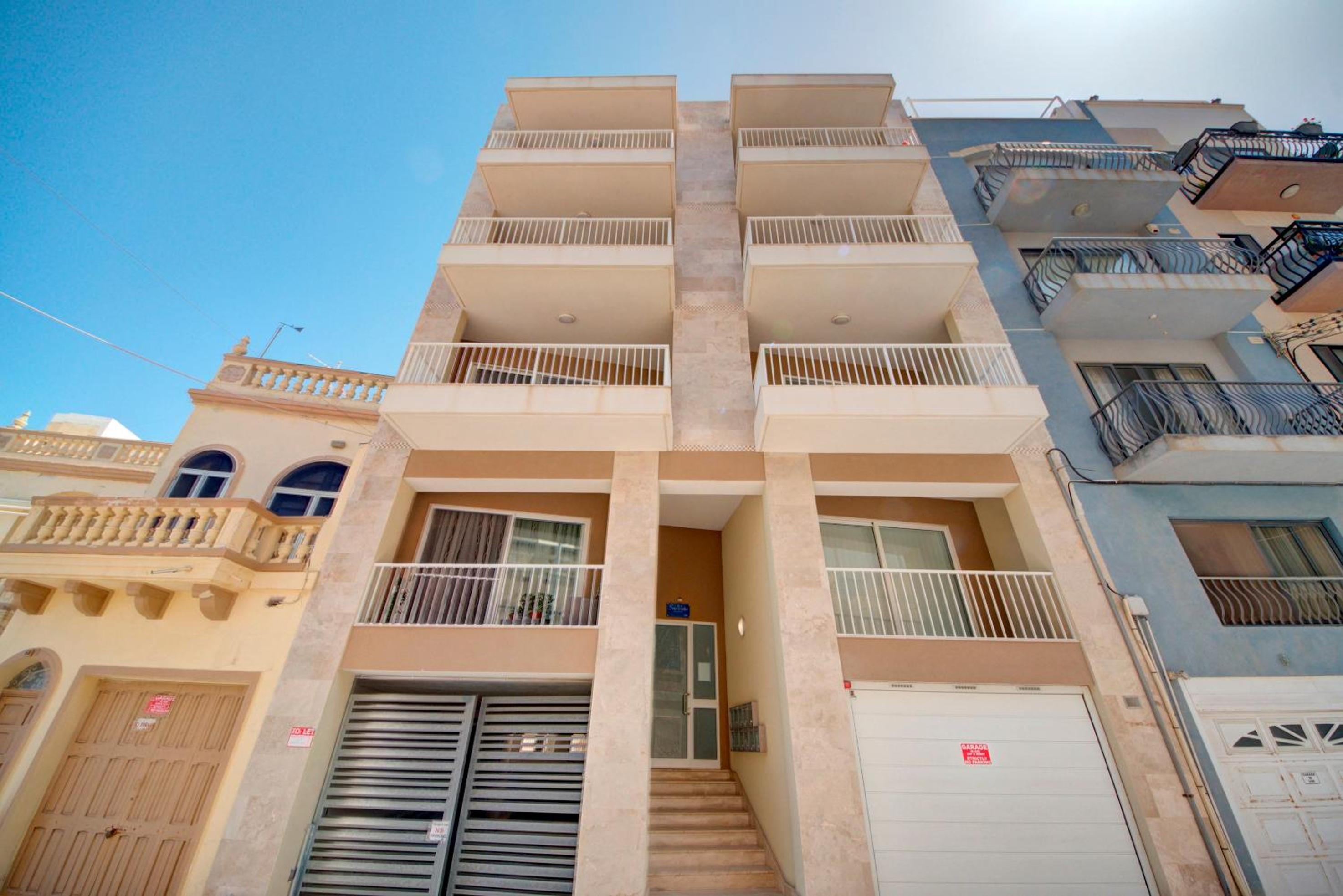 Modern Seaside 2 Bedroom Penthouse with Sea Views photo 1