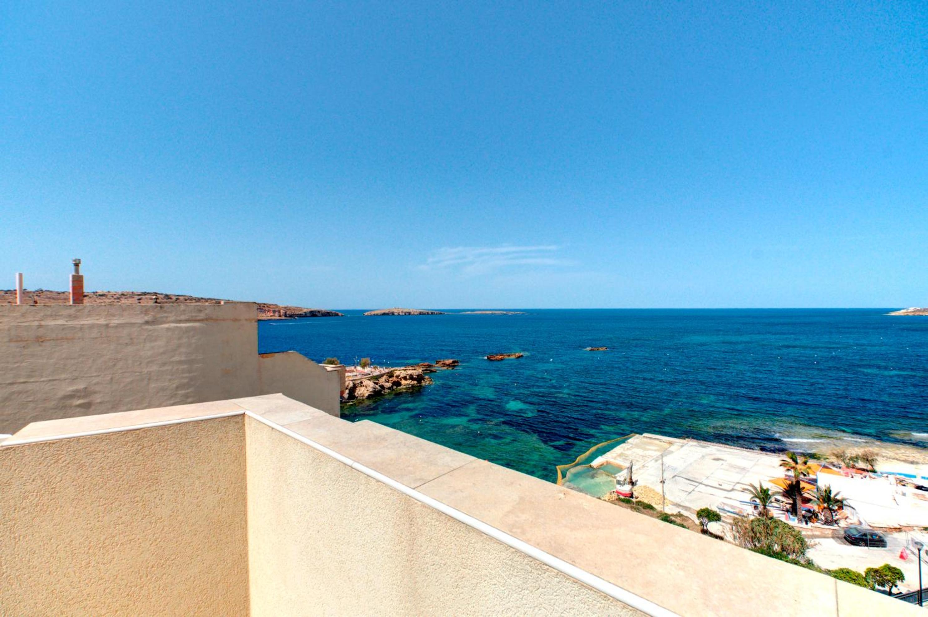 Modern Seaside 2 Bedroom Penthouse with Sea Views photo 2