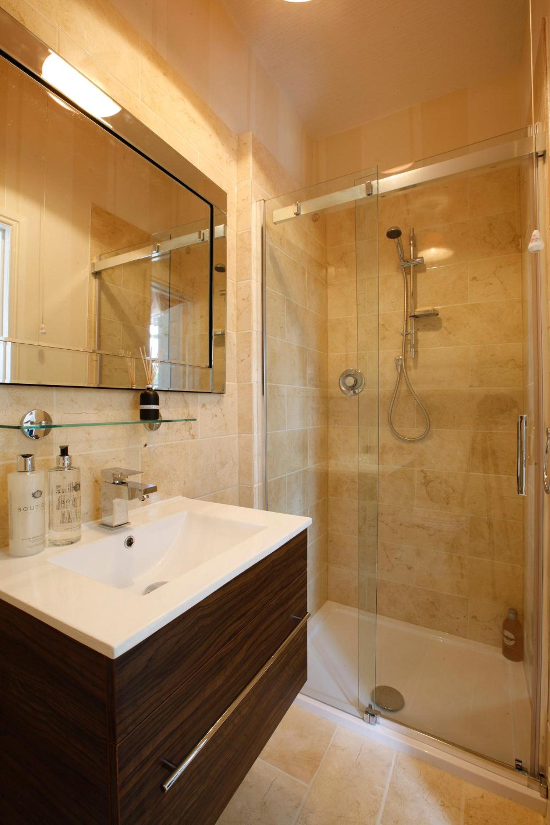 Beaufort Lodge - Central Location & Free Parking