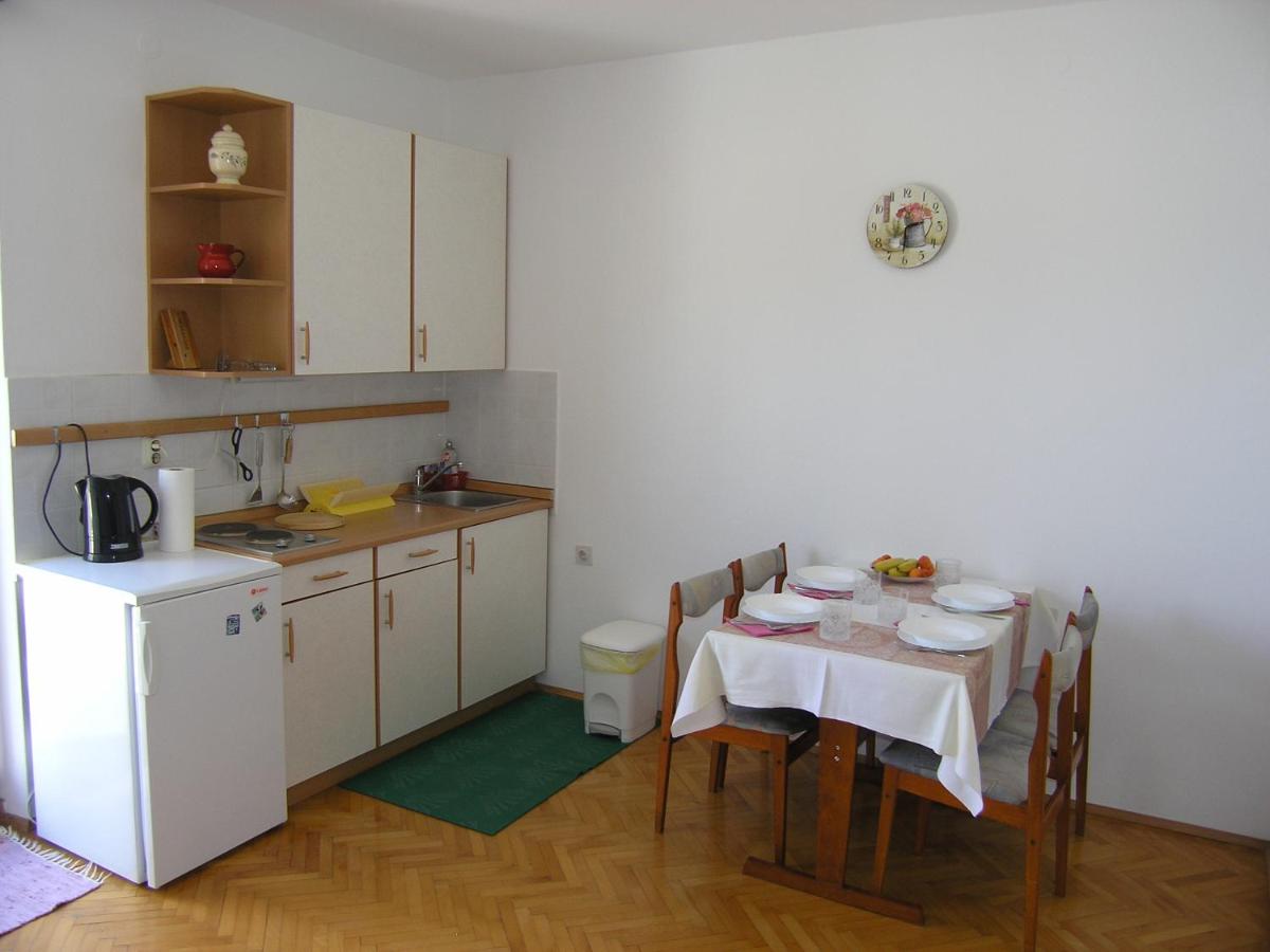 Apartments JADRANKA with magnificent views of the sea - Baska view 4