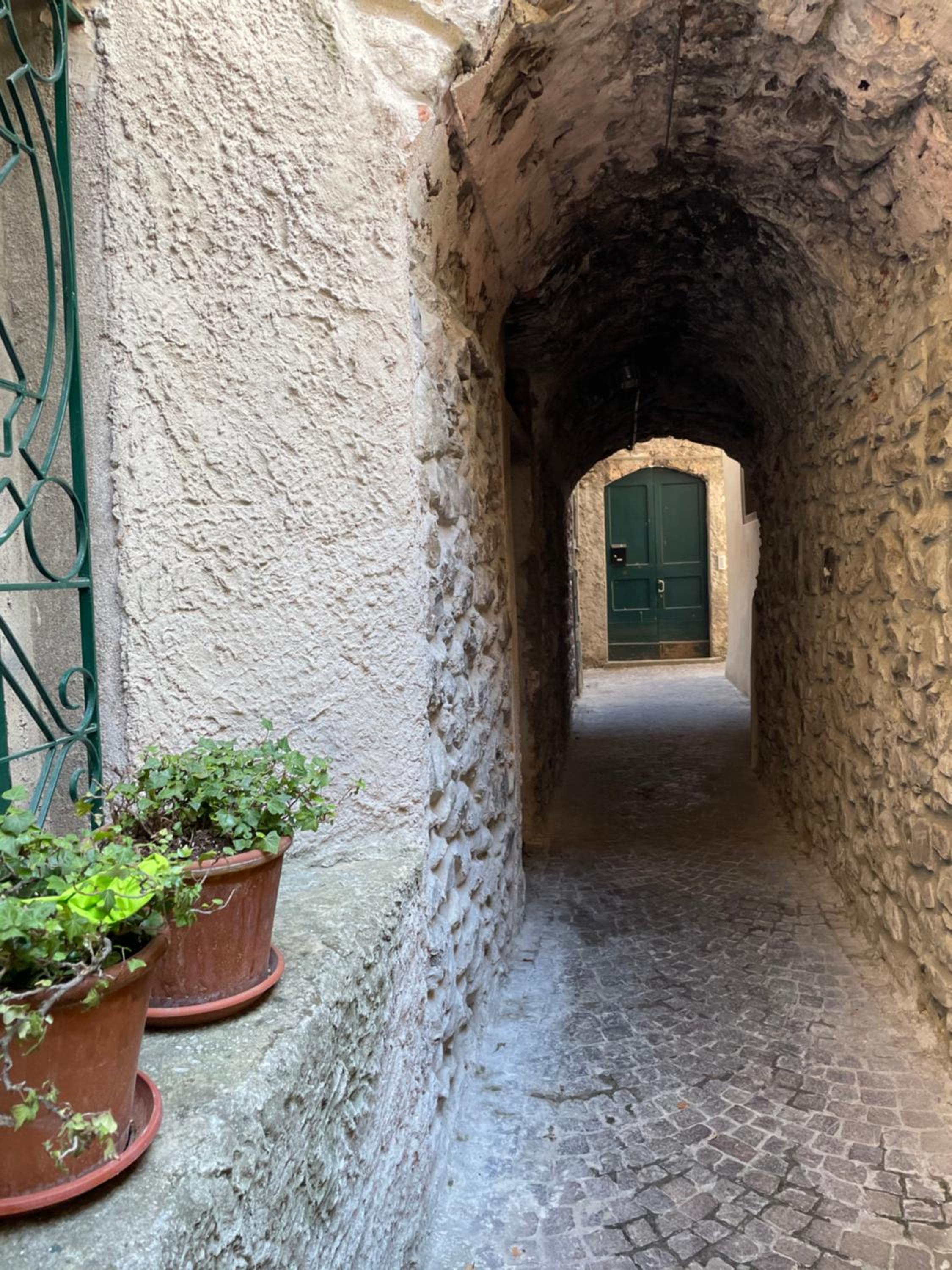La Casa nei Vicoli: in Centro a Due Passi dal Lago view 2