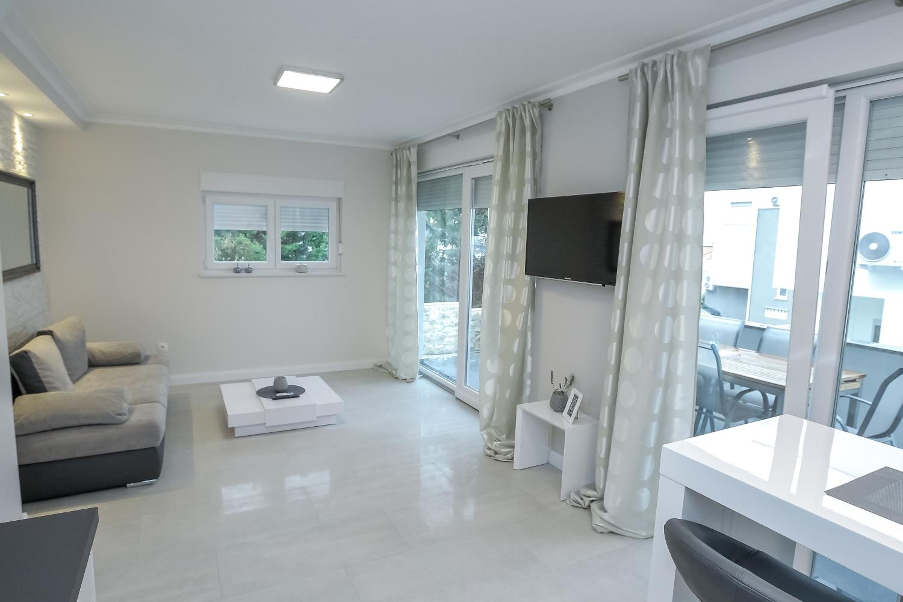 Tomana Deluxe Duplex Apartment with Jacuzzi view 5