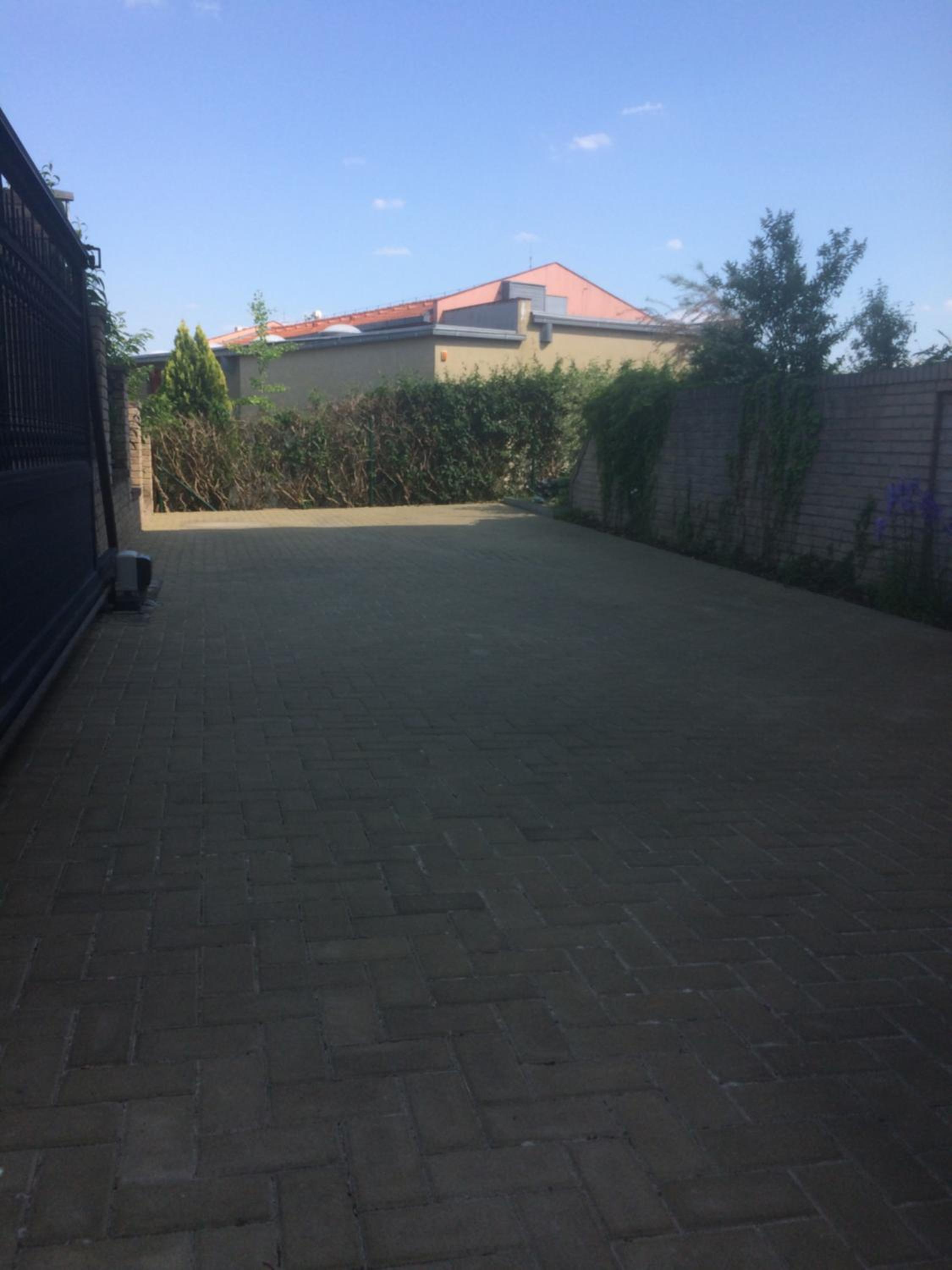 Villa Homestay Nad Helmrovkou