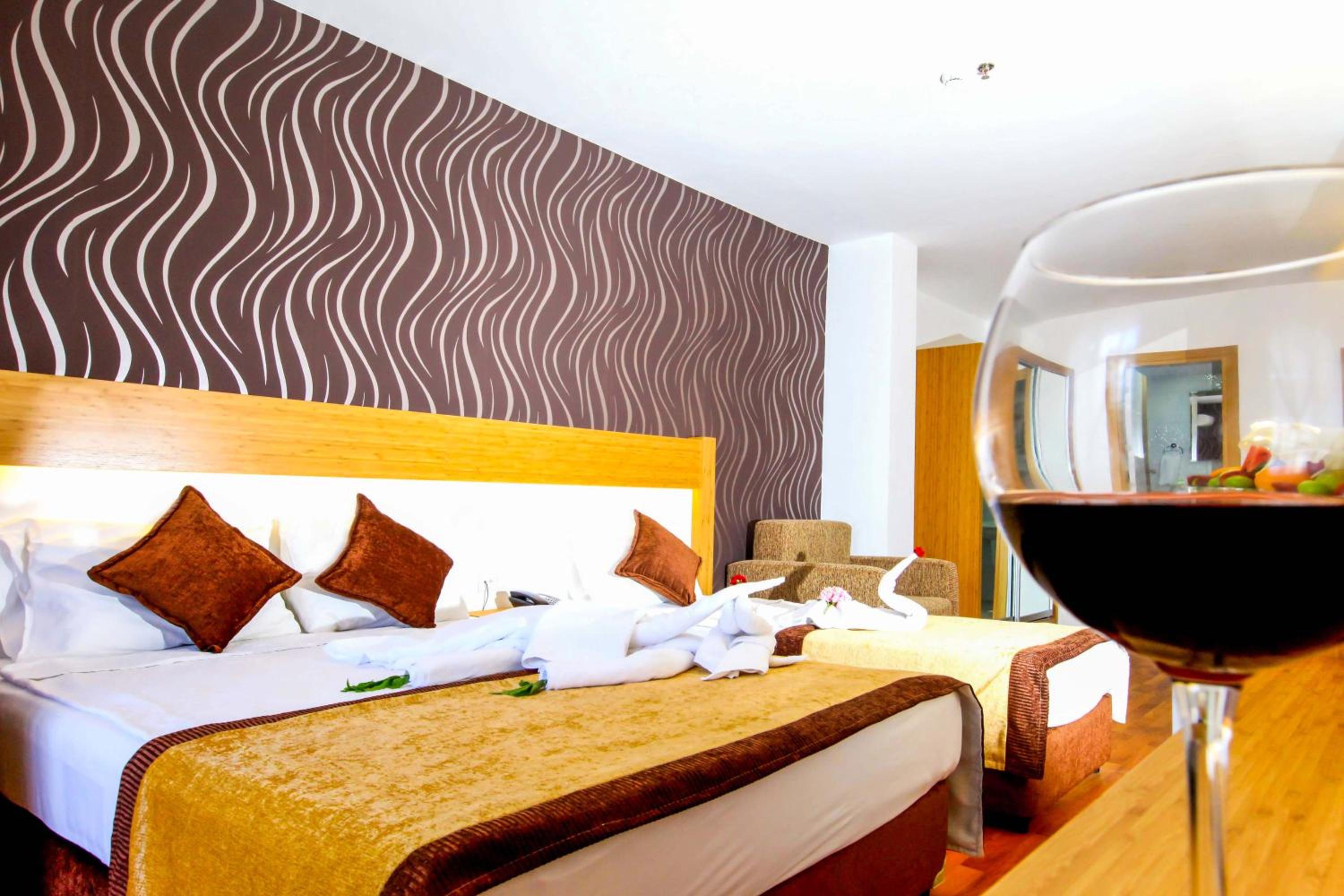 Eftalia Down Town - Image 23