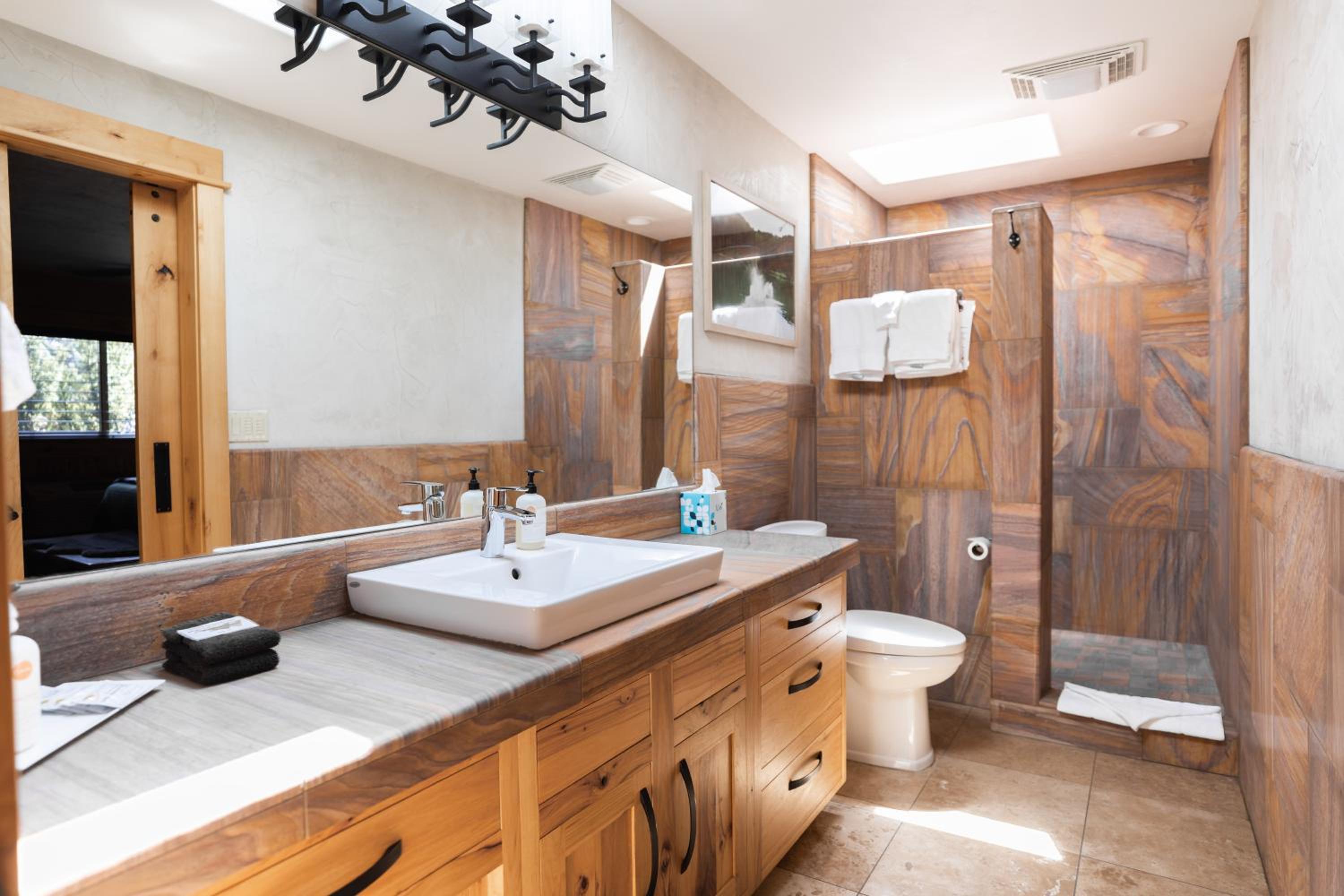 Wall Street Suites