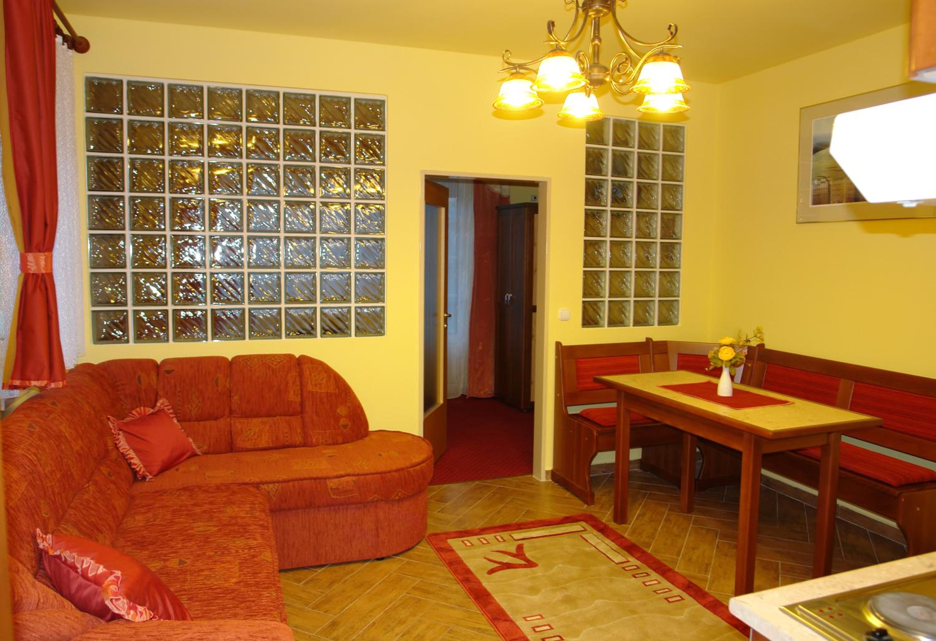 HoldLux Apartmanok view 3