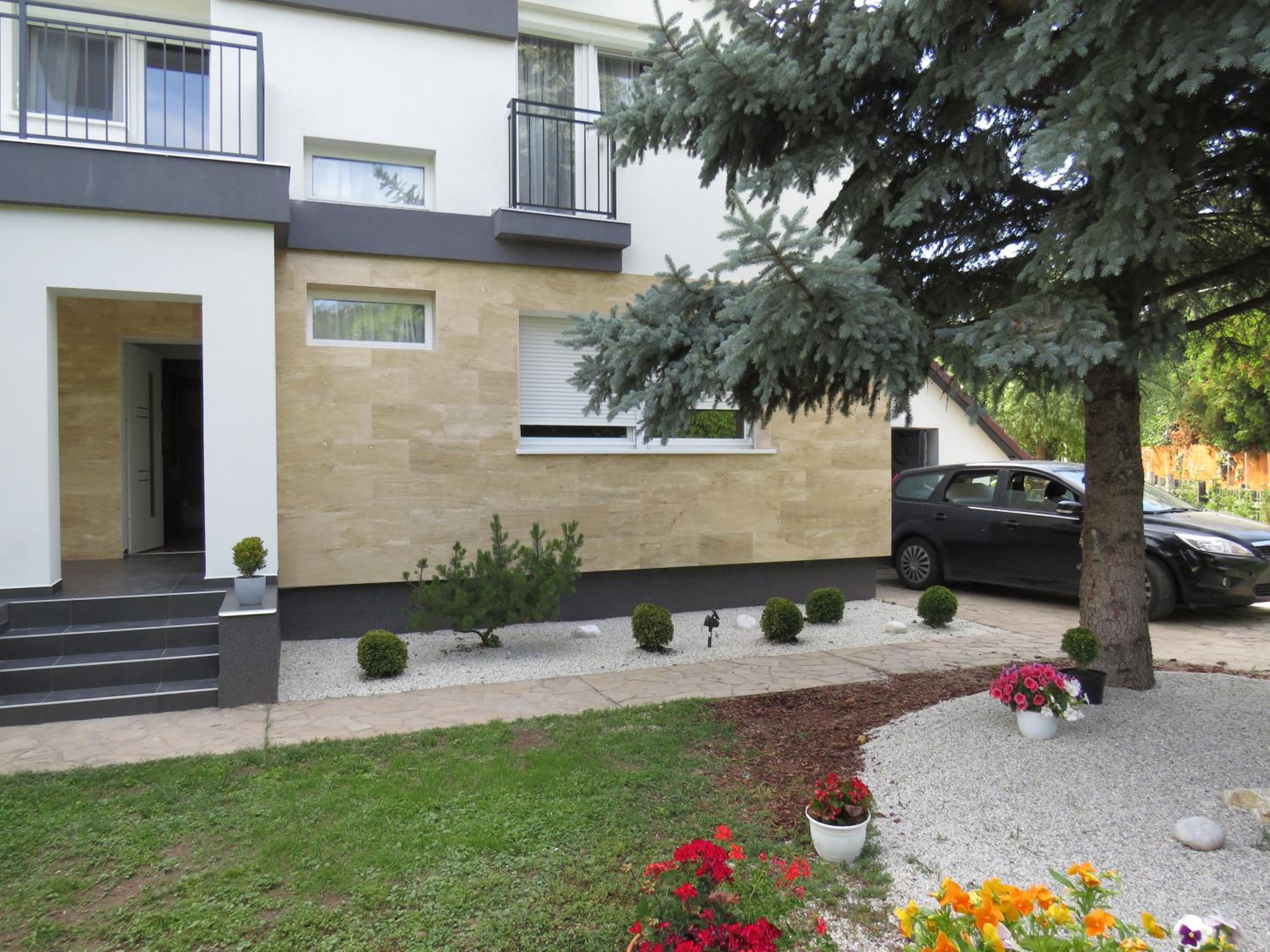ART INN APARTMANHÁZ BALATON-GYENESDIÁS