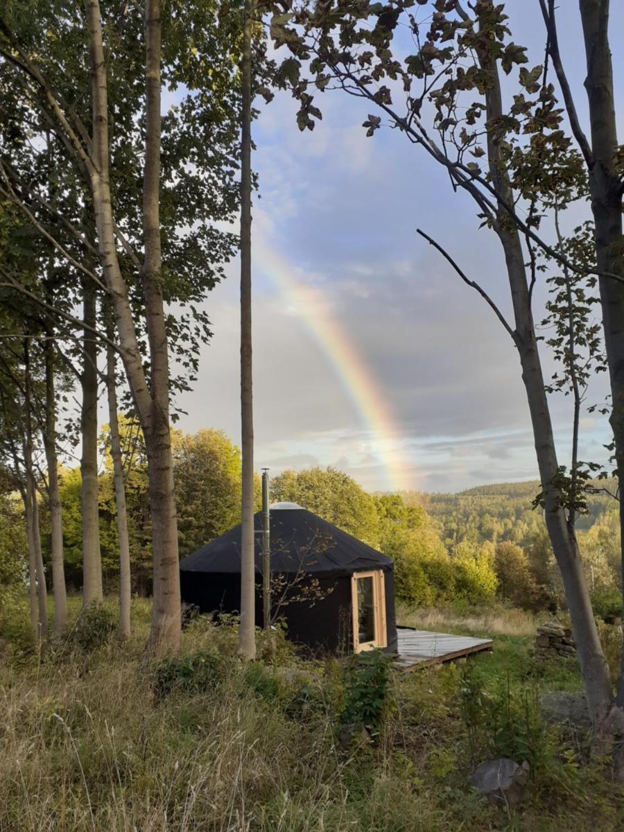 Black Yurt Chromiec view 4