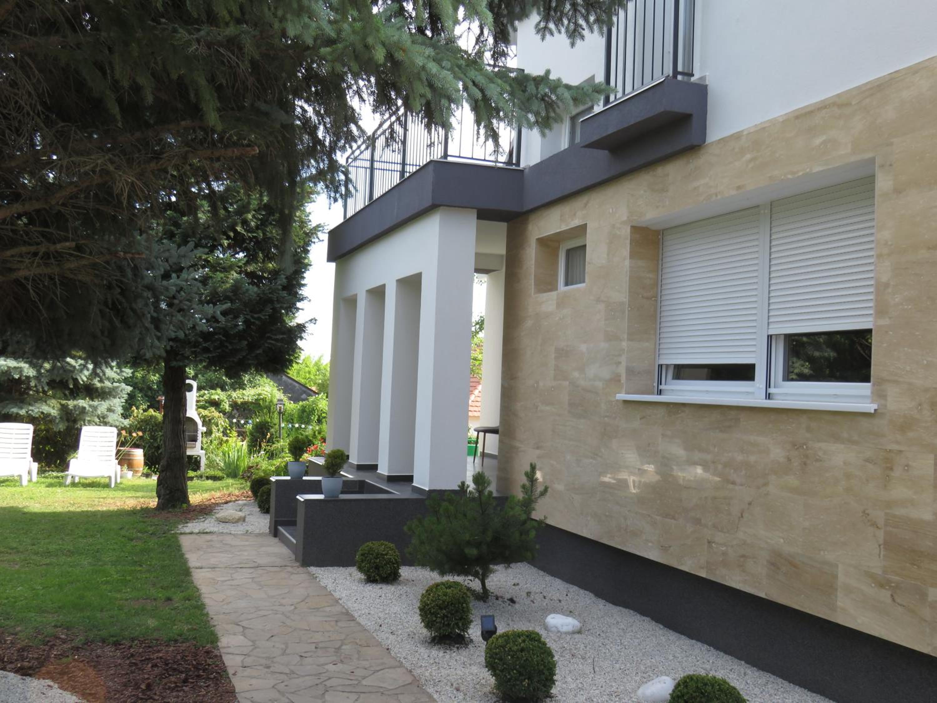 ART INN APARTMANHÁZ BALATON-GYENESDIÁS