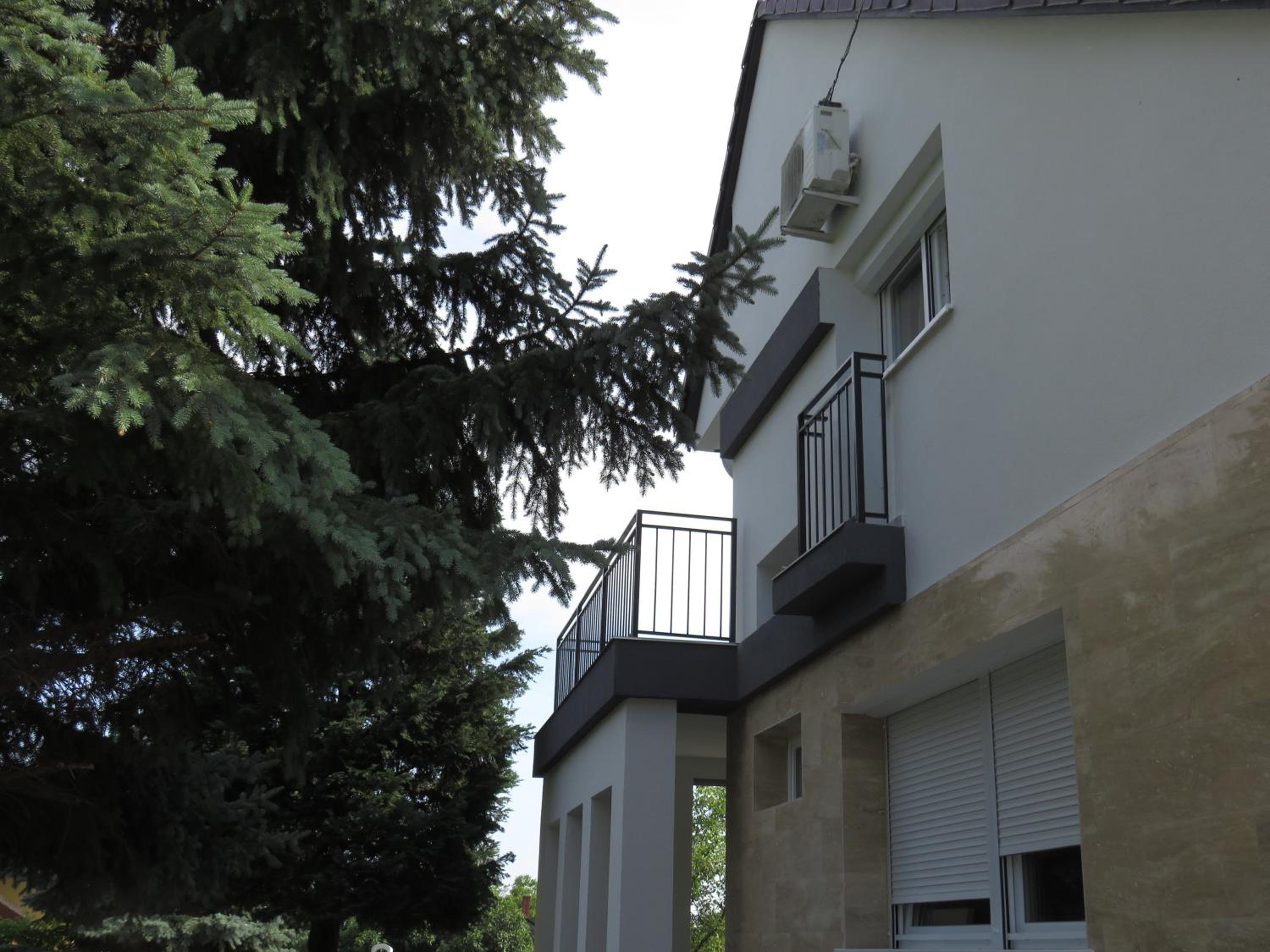 ART INN APARTMANHÁZ BALATON-GYENESDIÁS