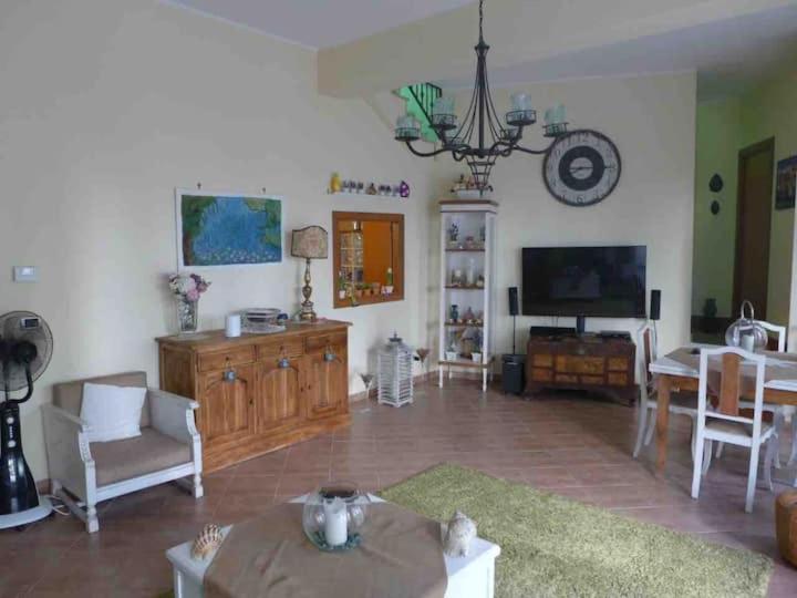 mondello lilla' room view 4