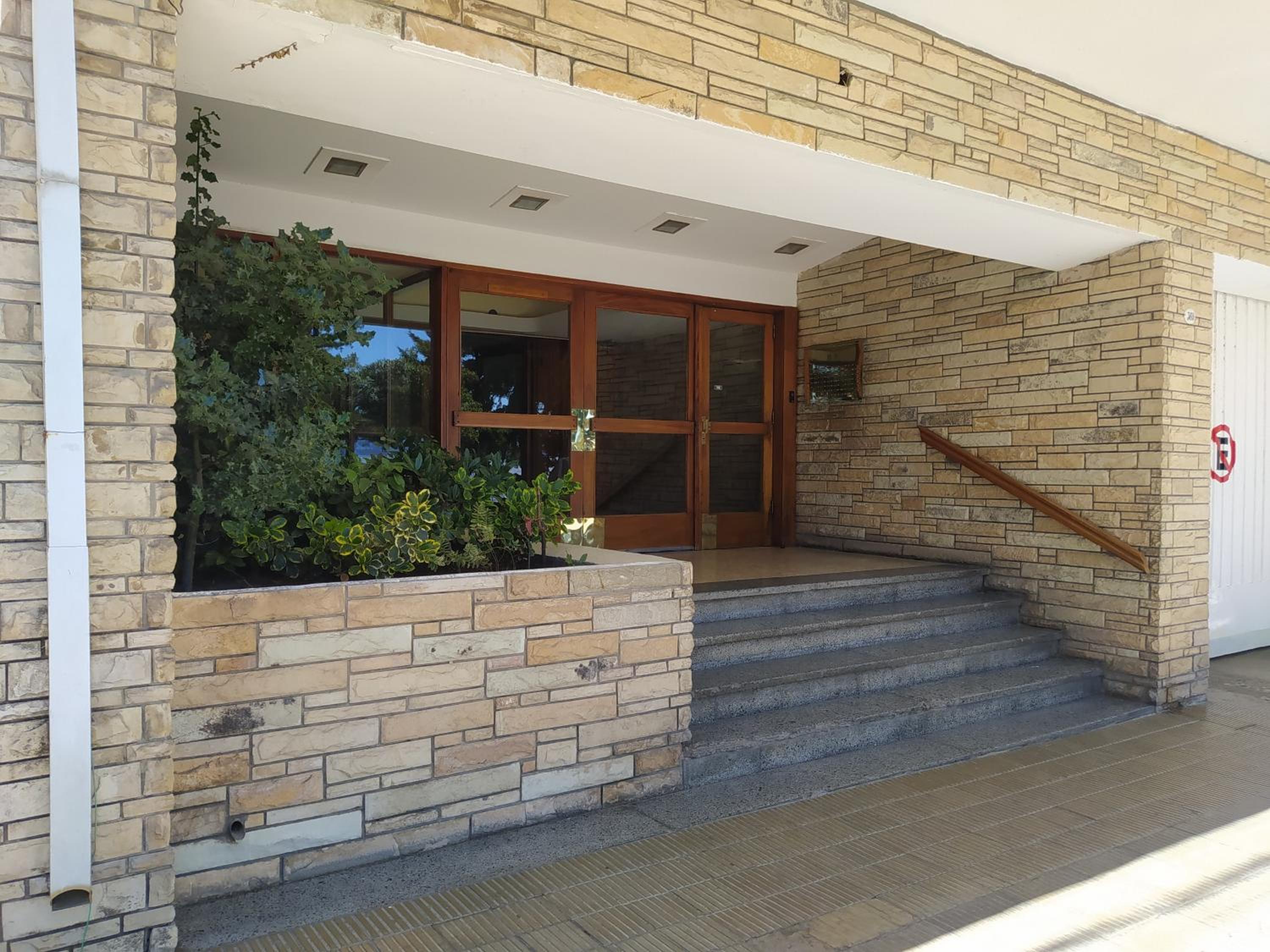 Plaza Italia Apartment, frente al lago