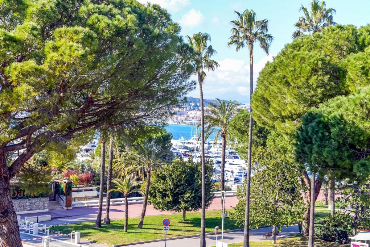 IMMOGROOm- two terraces - Sea view - CROISETTE - AC view 2