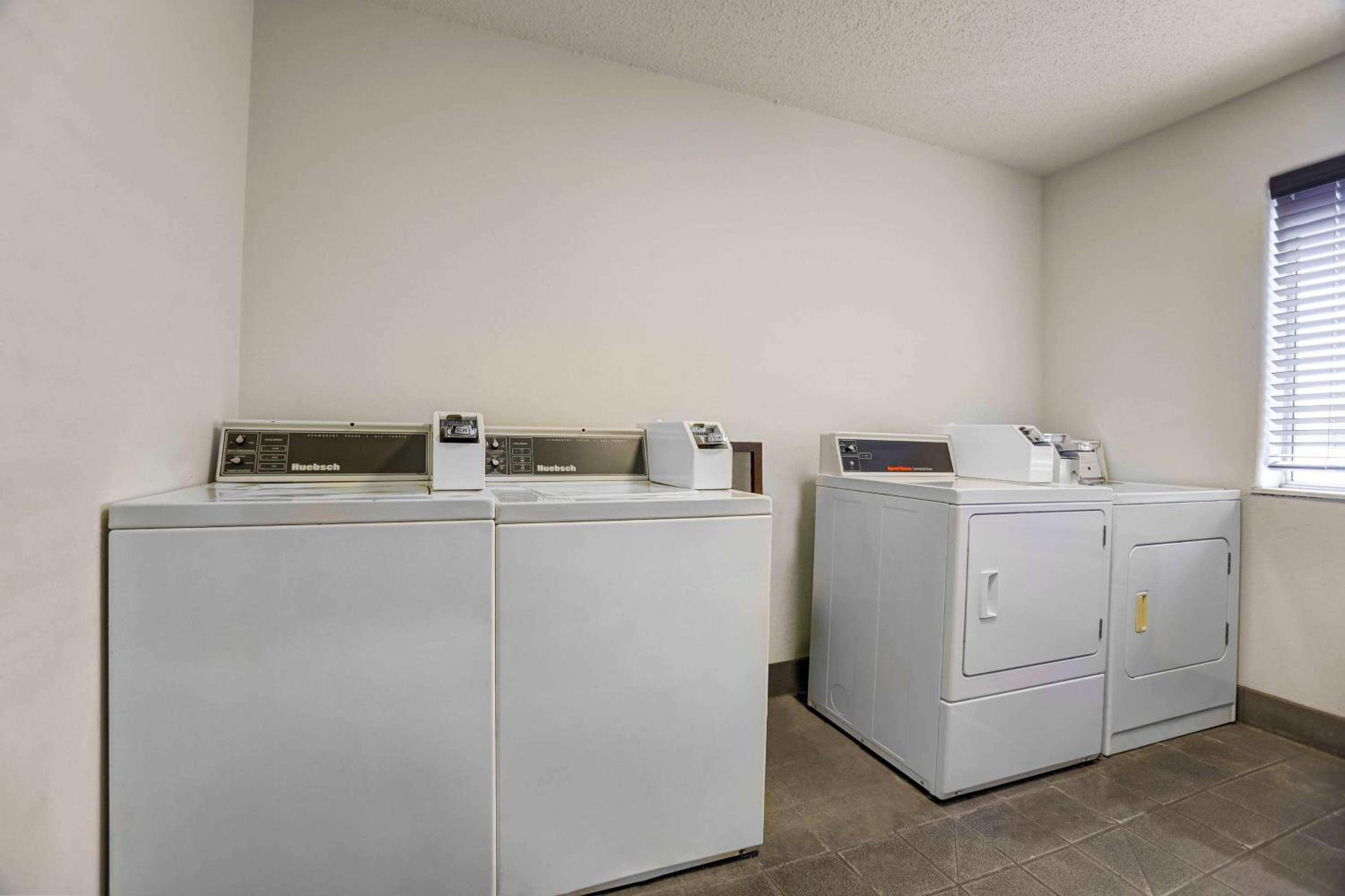 Motel 6-Apache Junction, AZ - Property Image 4