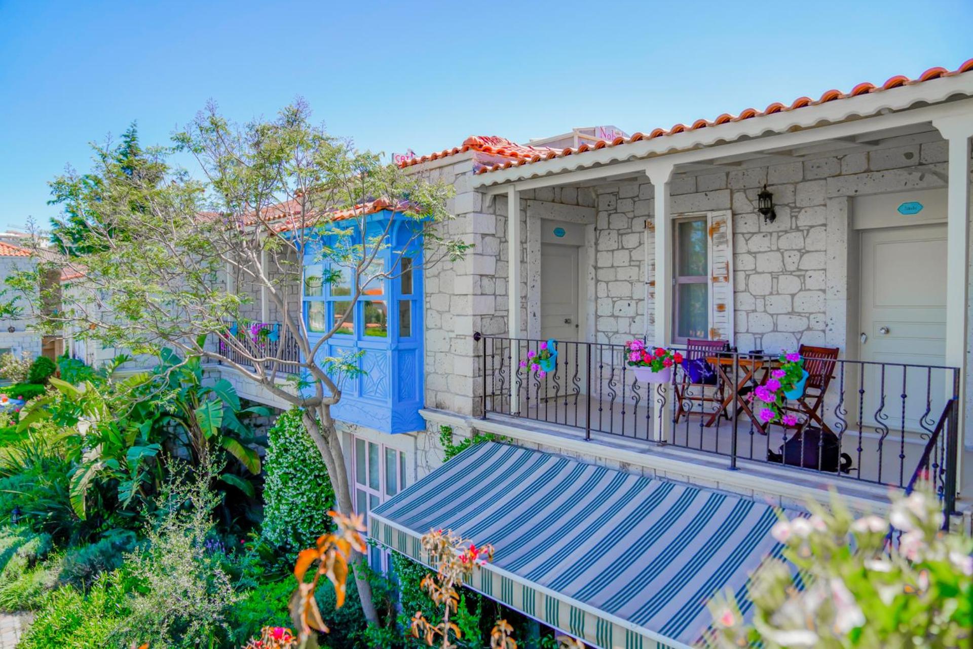 Alacati Marina Palace