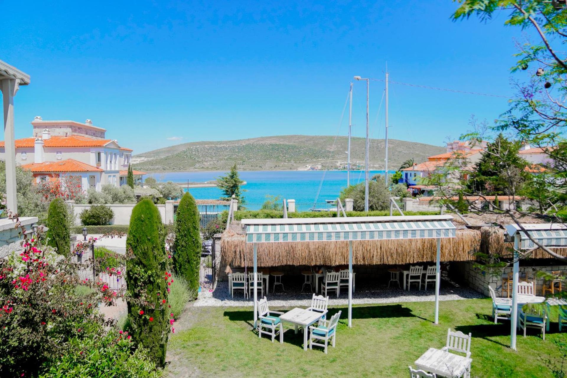 Alacati Marina Palace