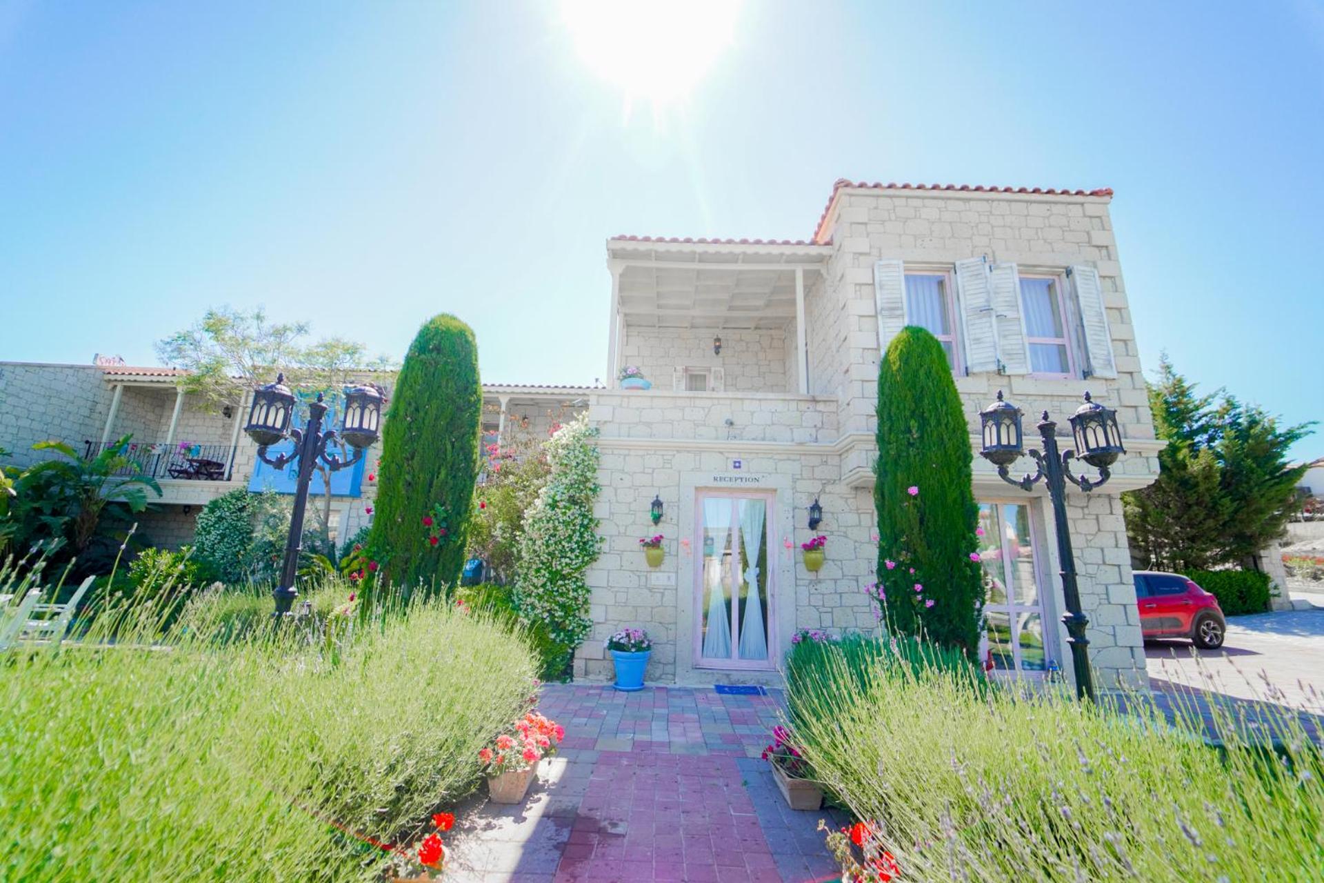 Alacati Marina Palace