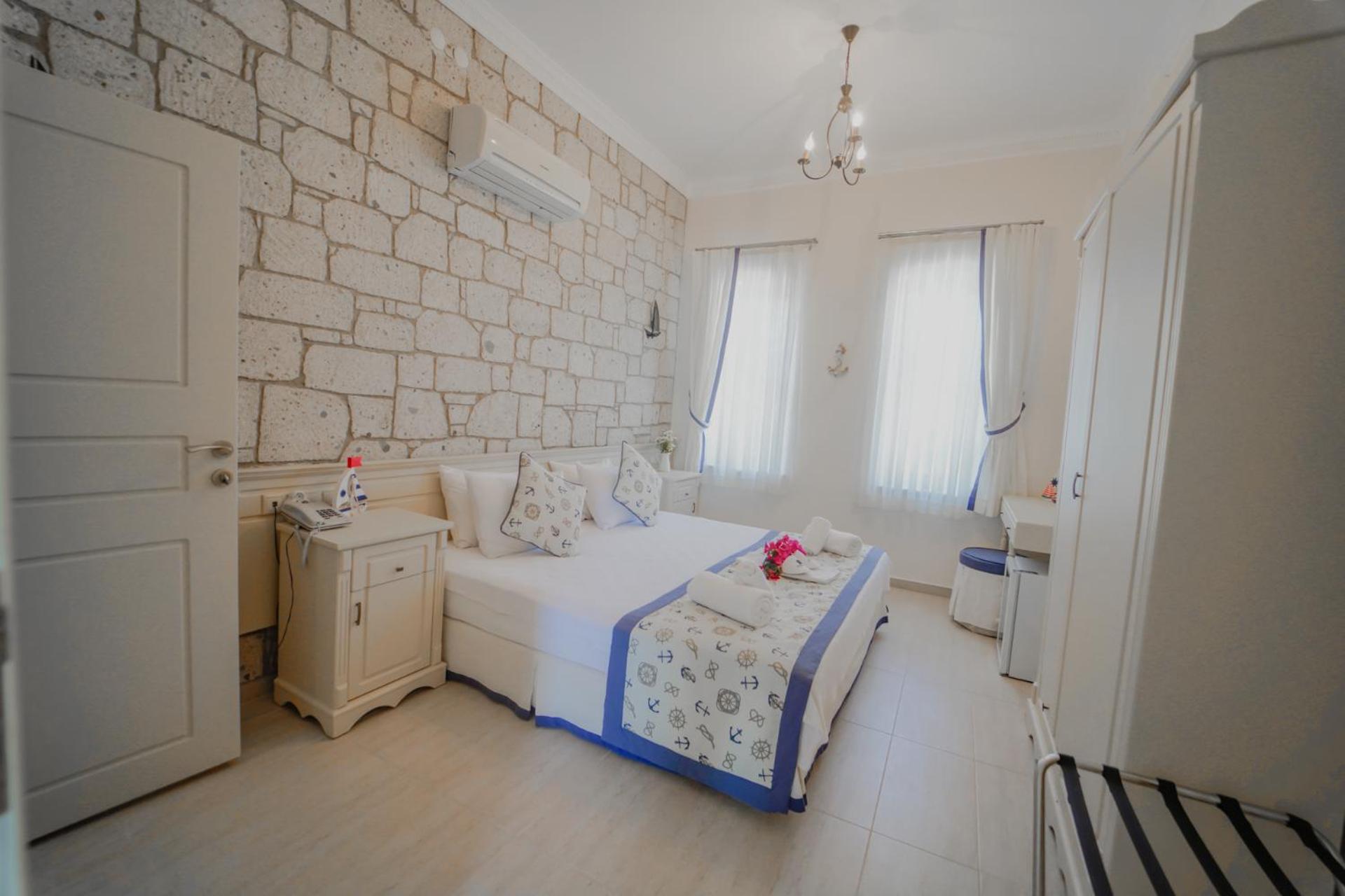 Alacati Marina Palace
