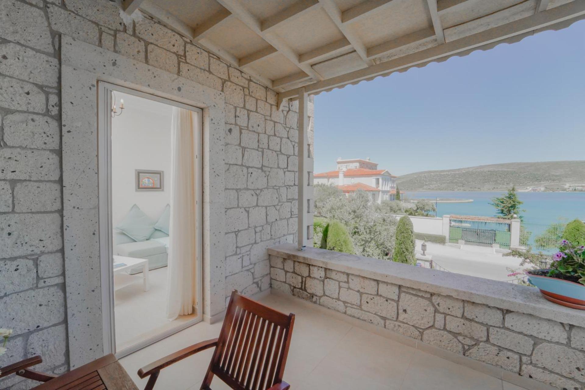 Alacati Marina Palace