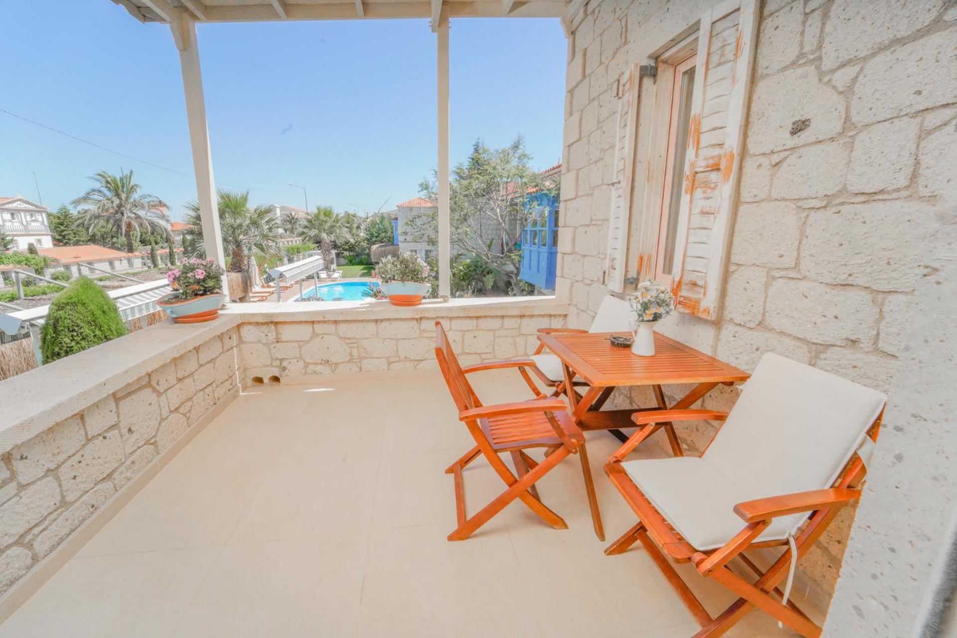 Alacati Marina Palace