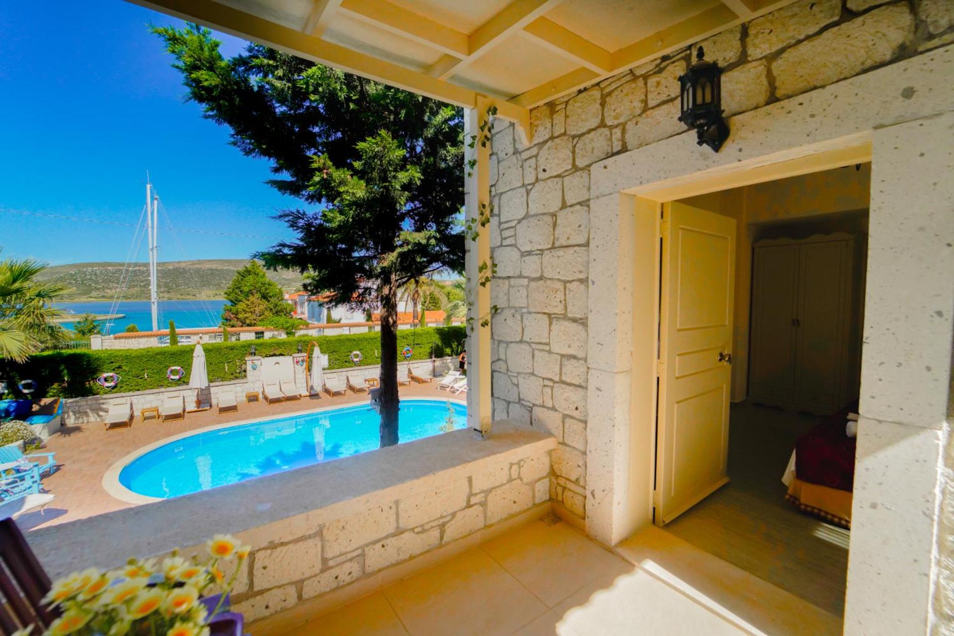 Alacati Marina Palace