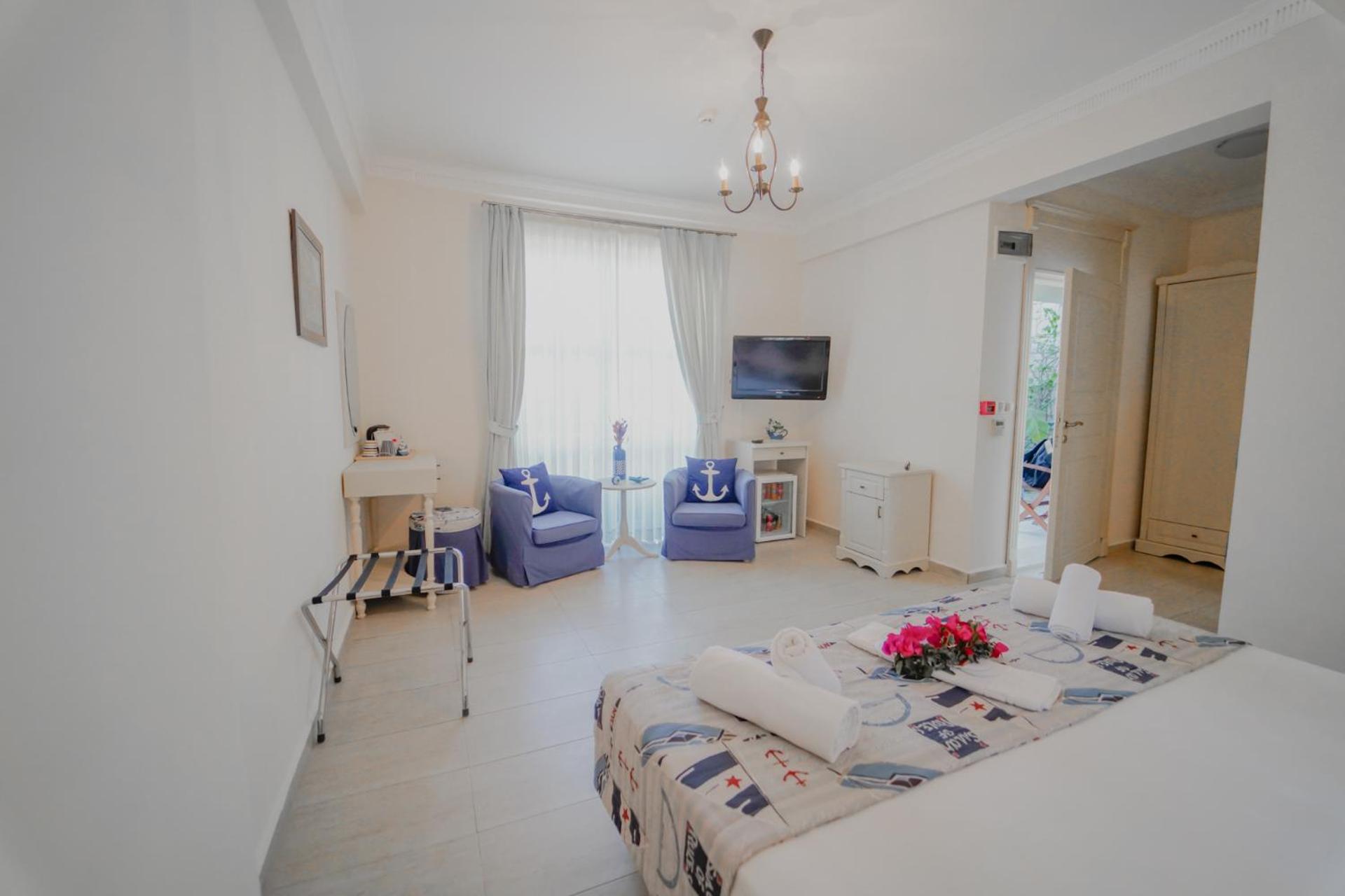 Alacati Marina Palace