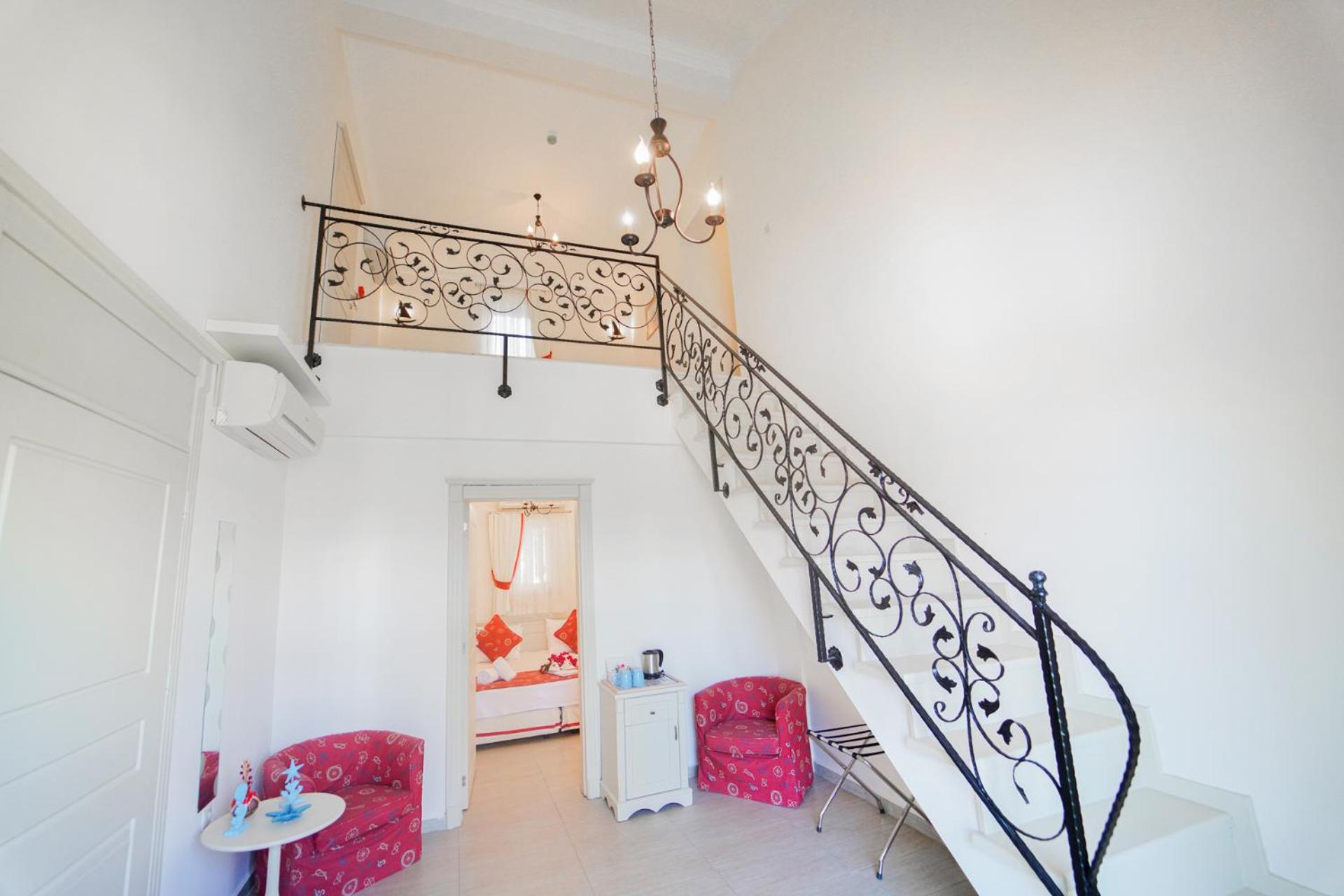 Alacati Marina Palace