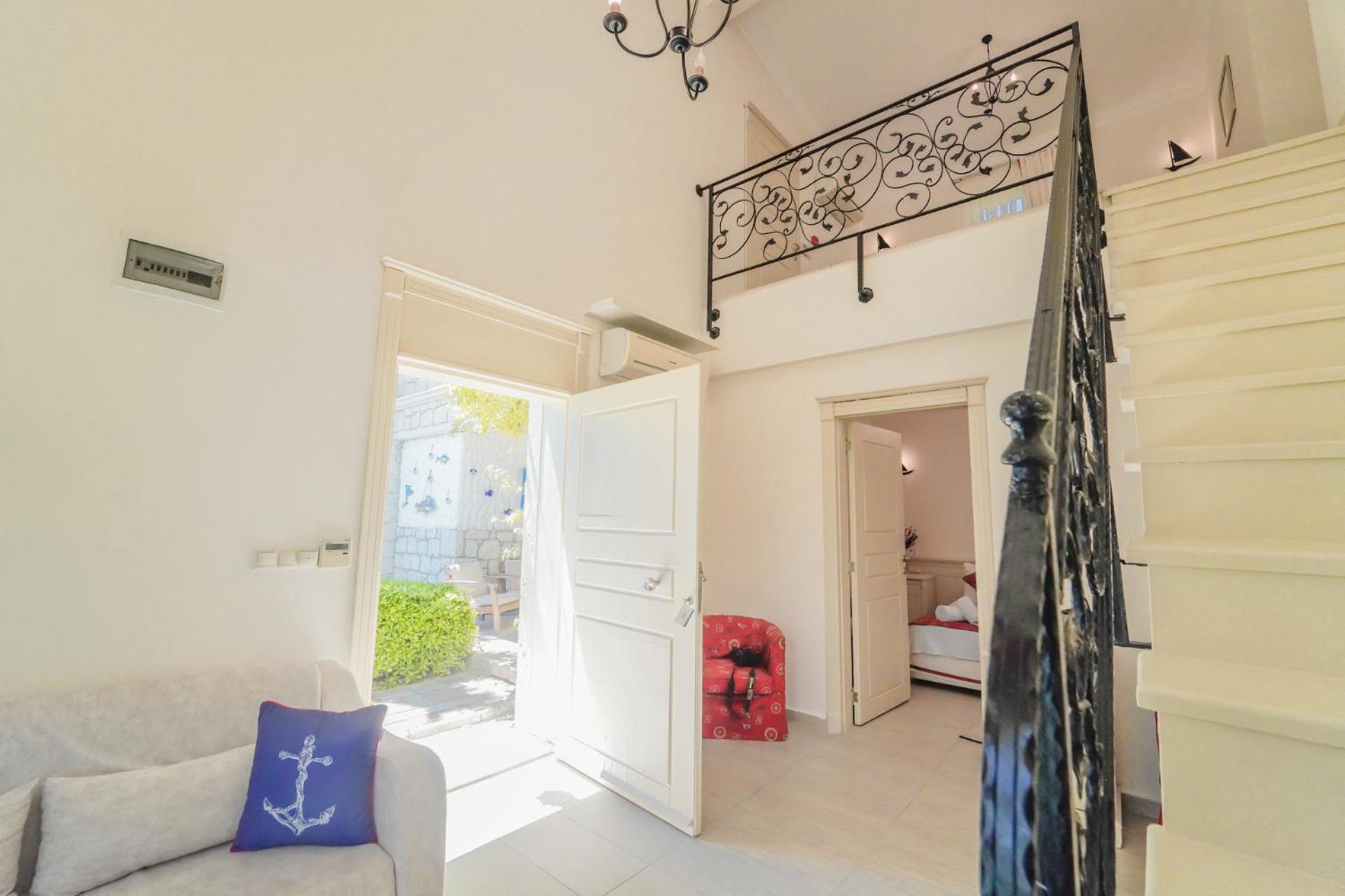 Alacati Marina Palace