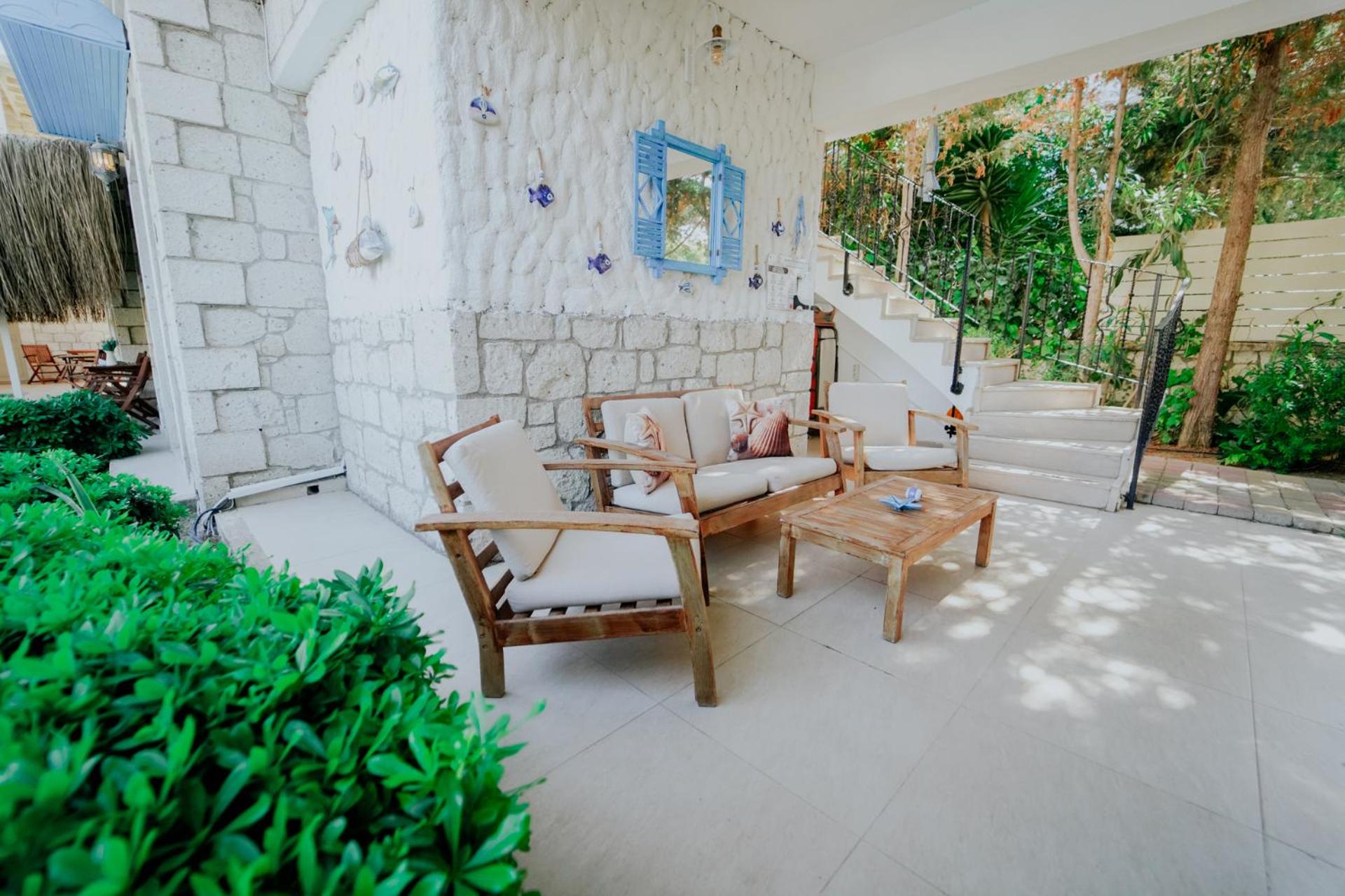 Alacati Marina Palace