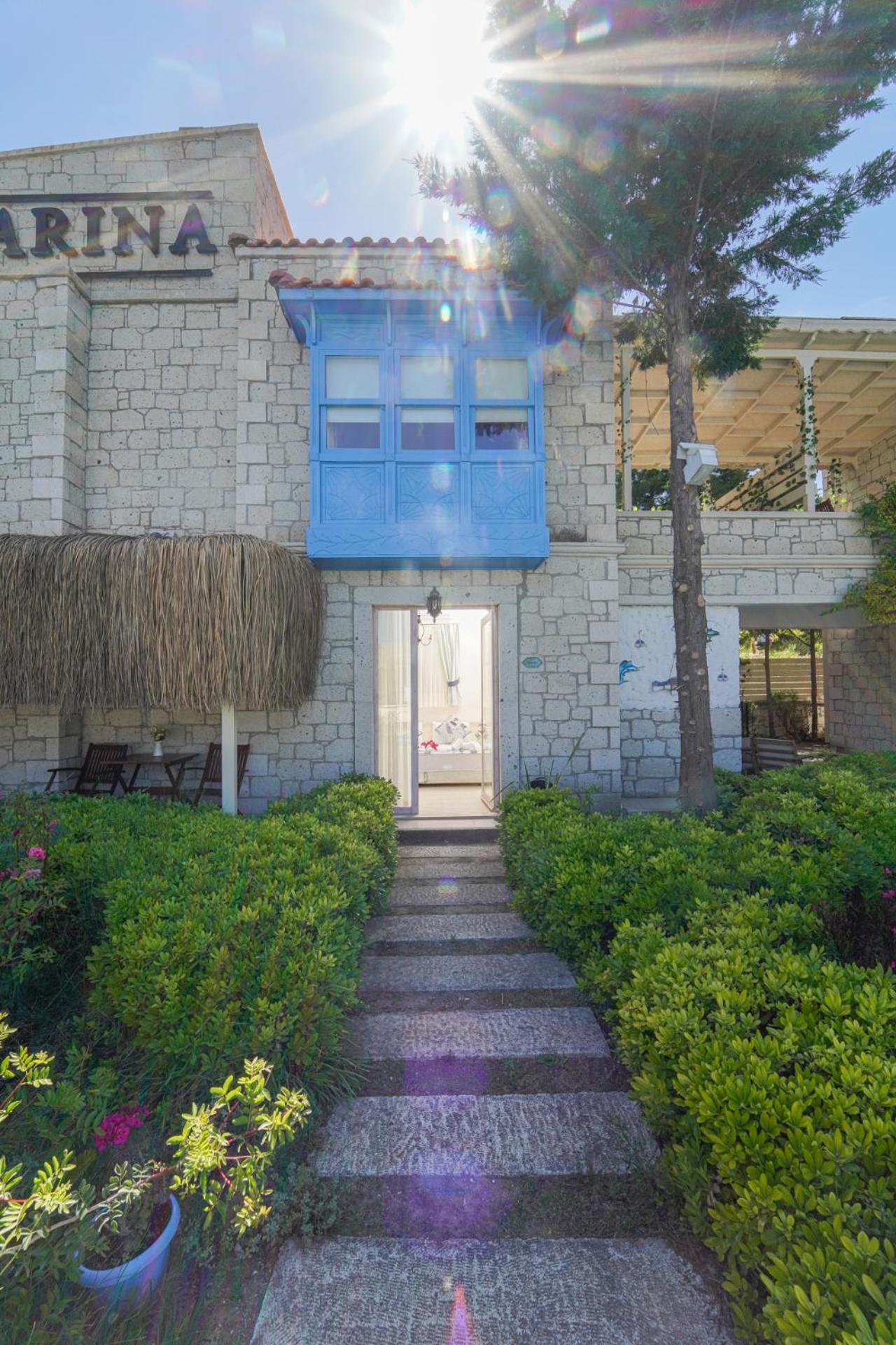 Alacati Marina Palace