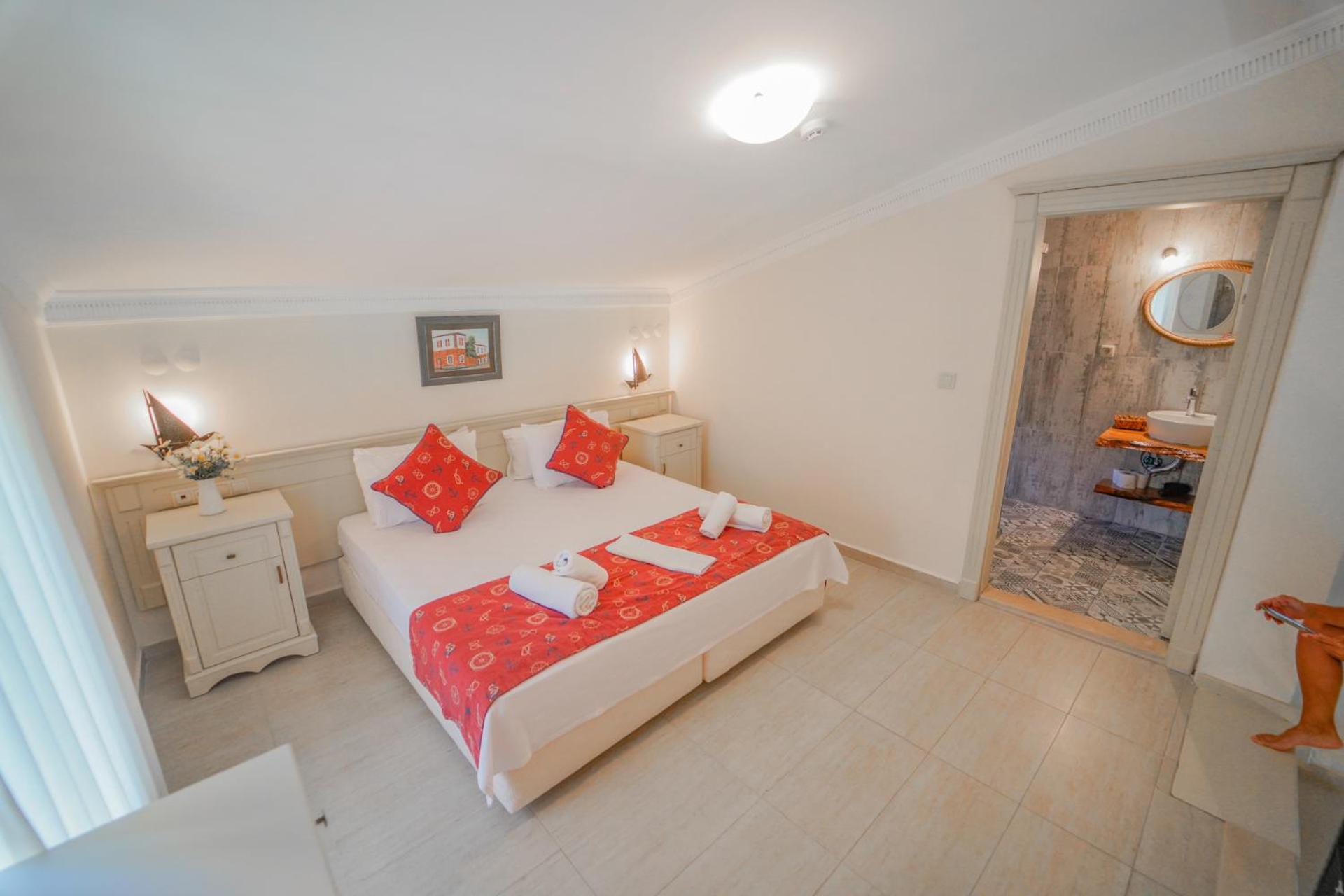 Alacati Marina Palace
