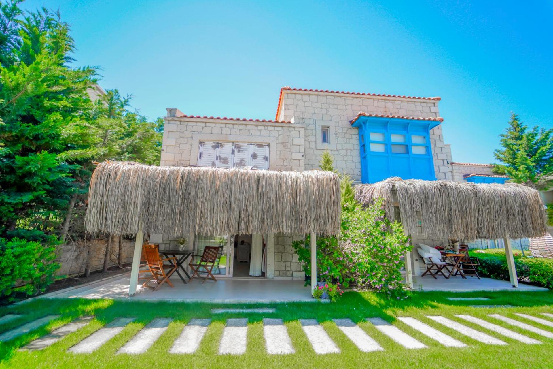 Alacati Marina Palace