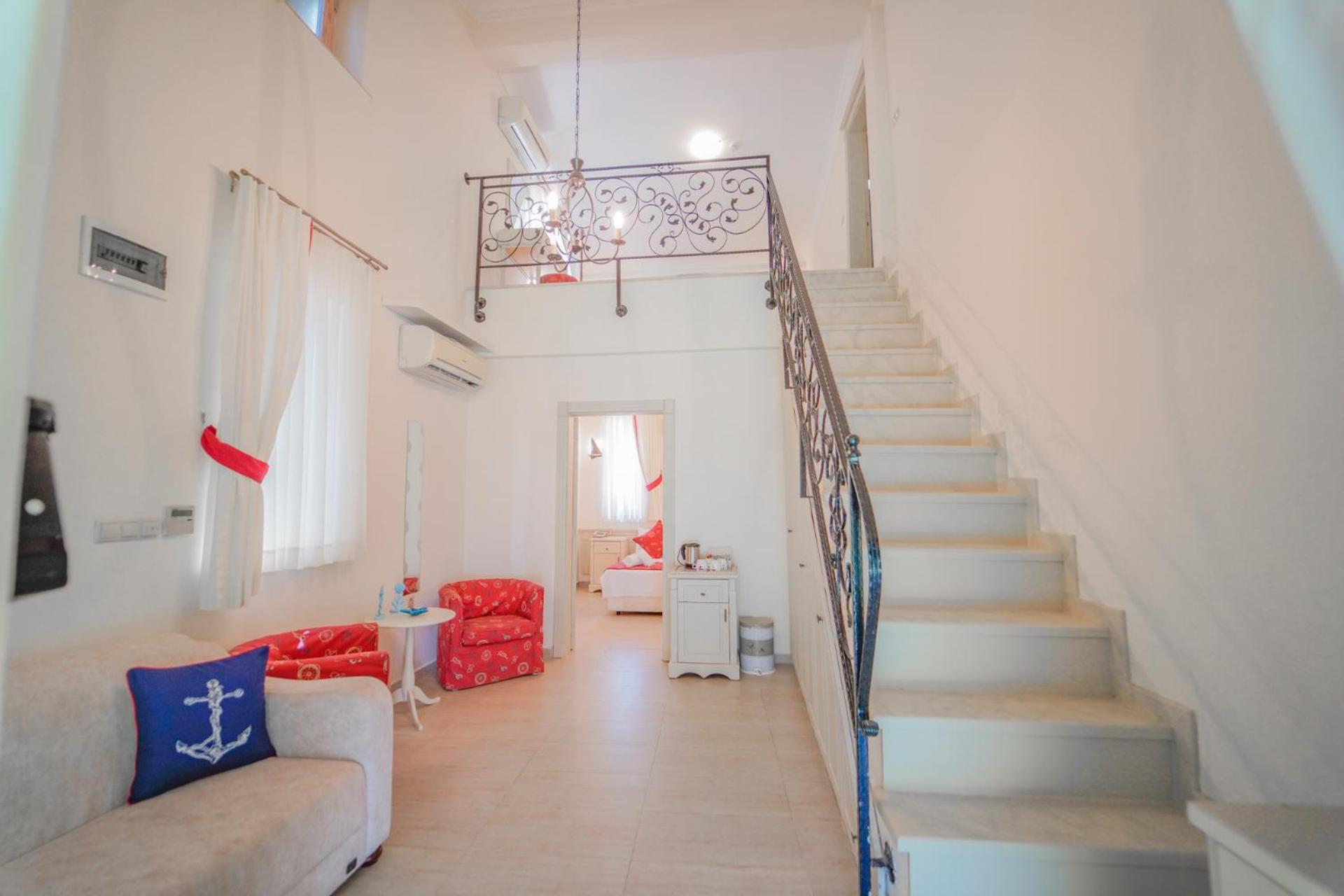 Alacati Marina Palace