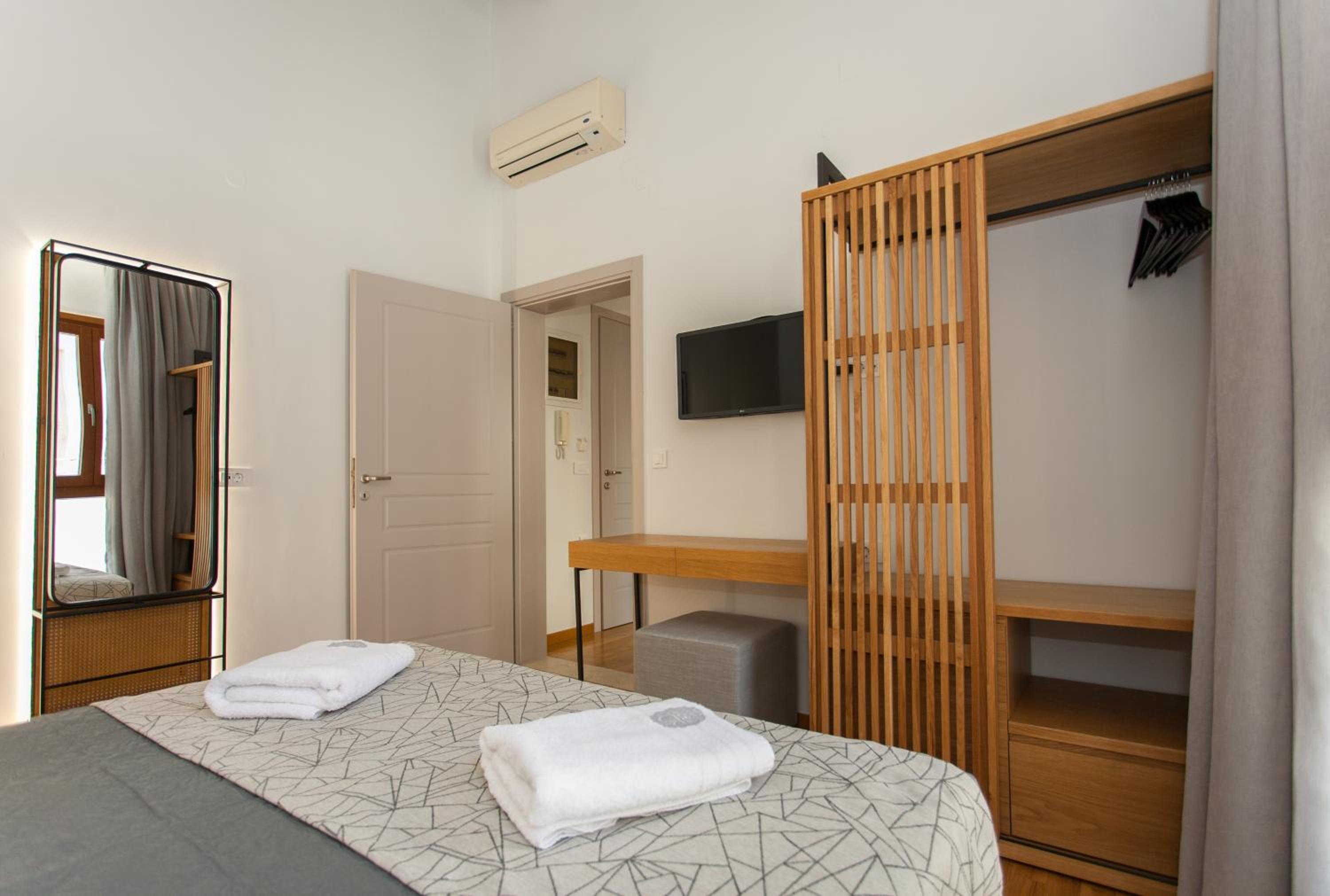 Agora Suites
