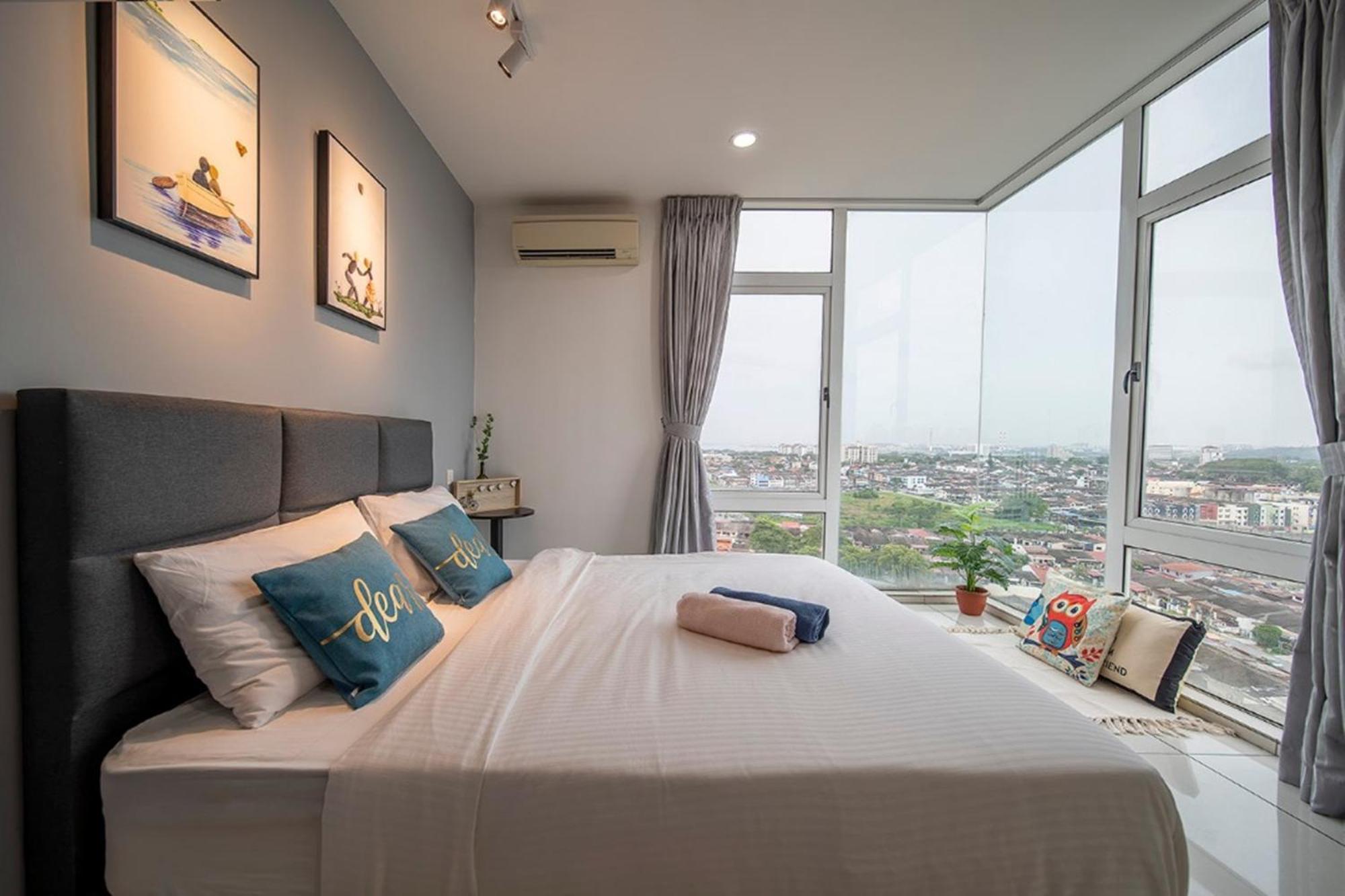 KSL JB City suite NETFLIX WIFI Youtube