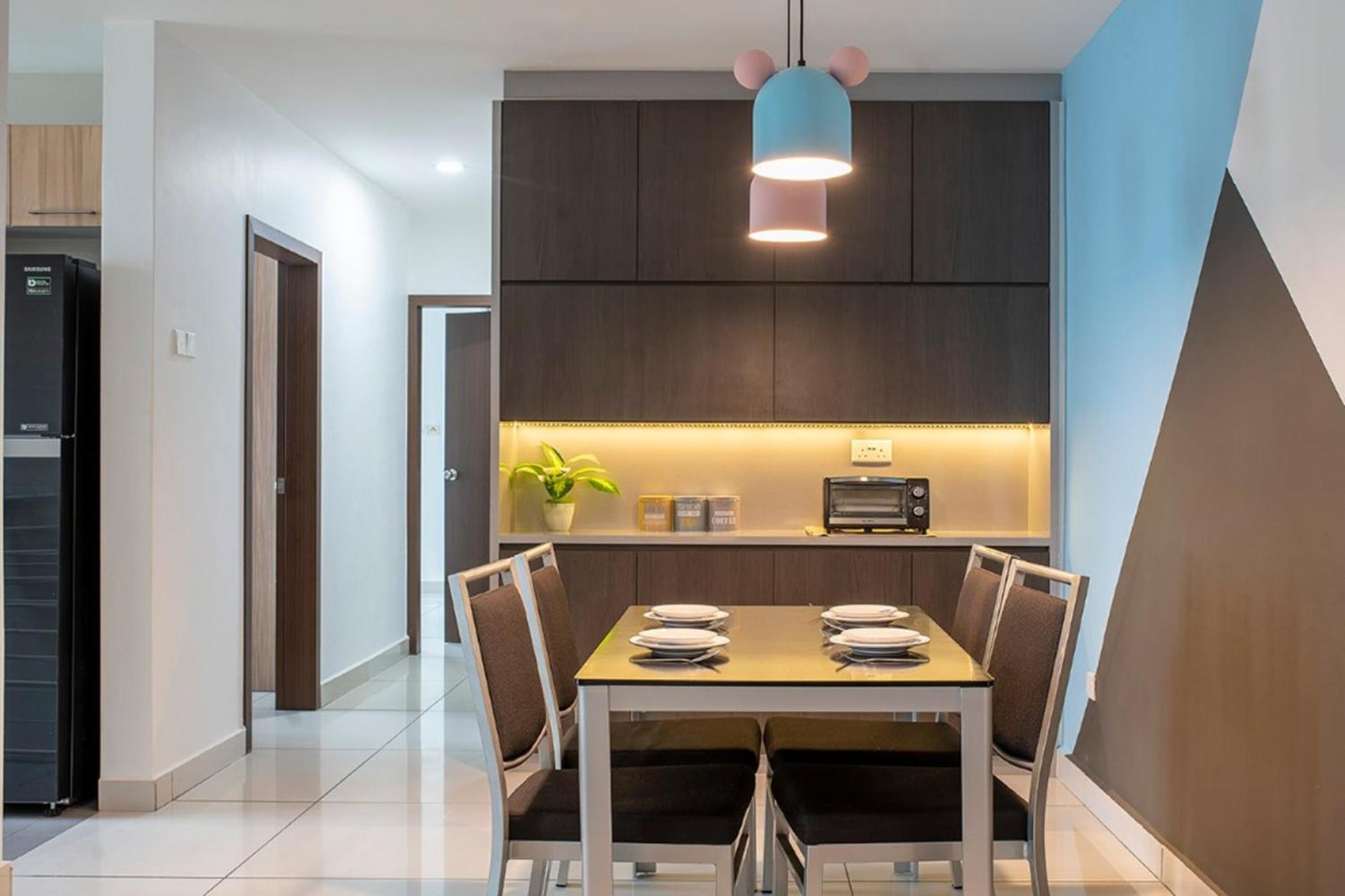 KSL JB City suite NETFLIX WIFI Youtube