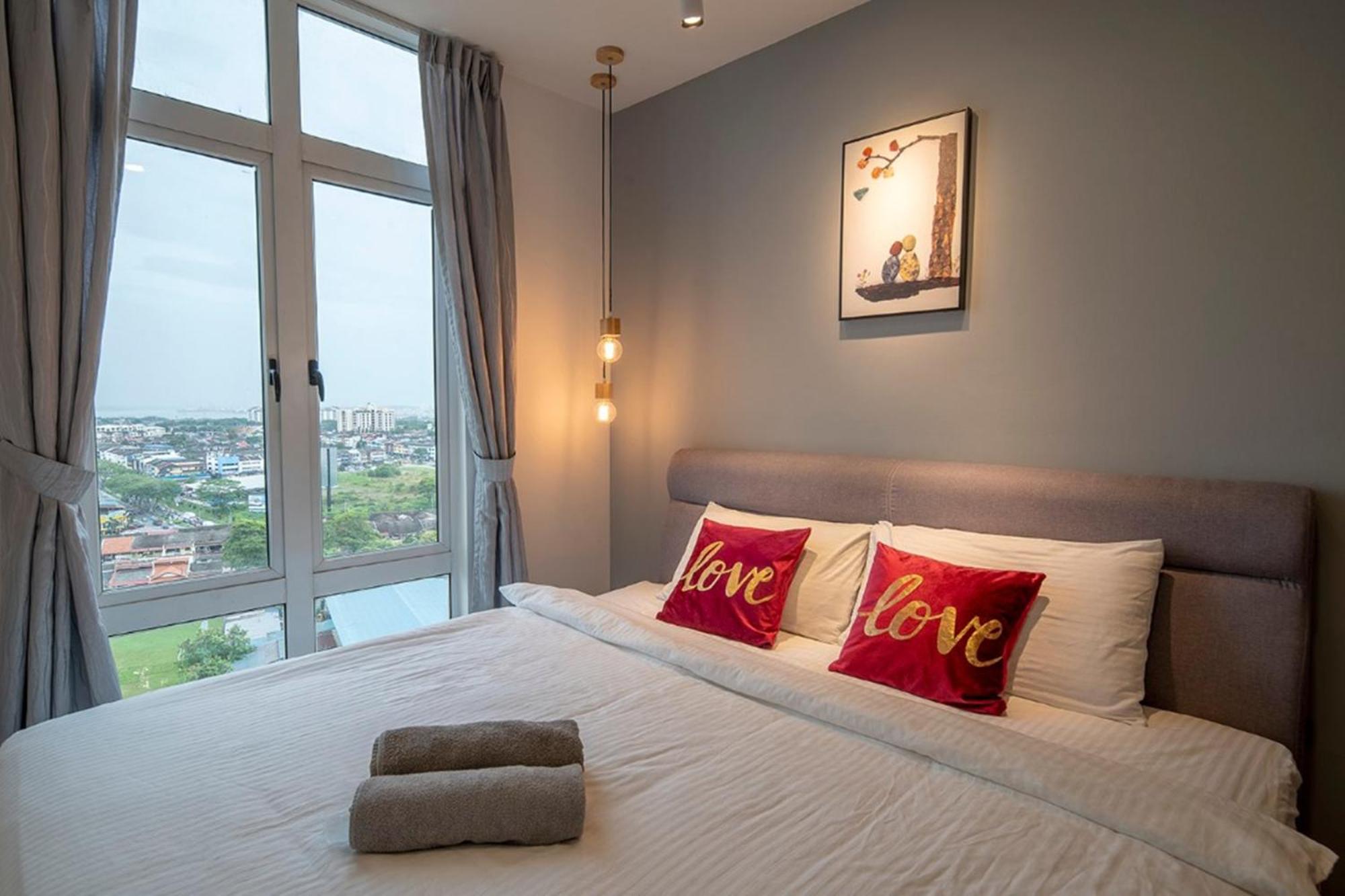 KSL JB City suite NETFLIX WIFI Youtube