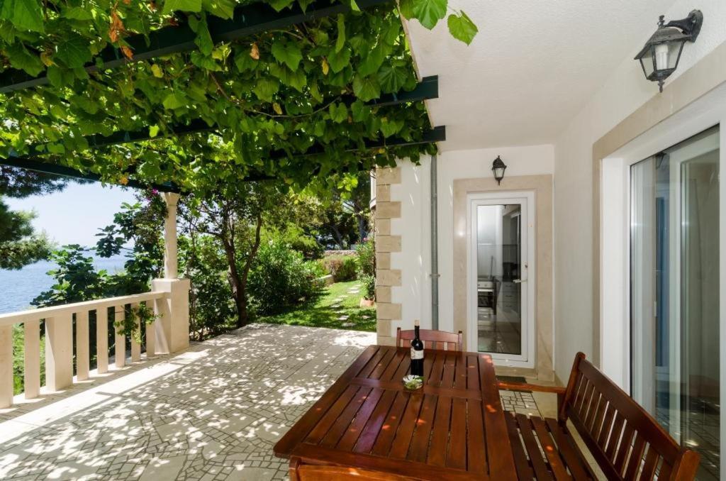 Apartments Plavac Mali
