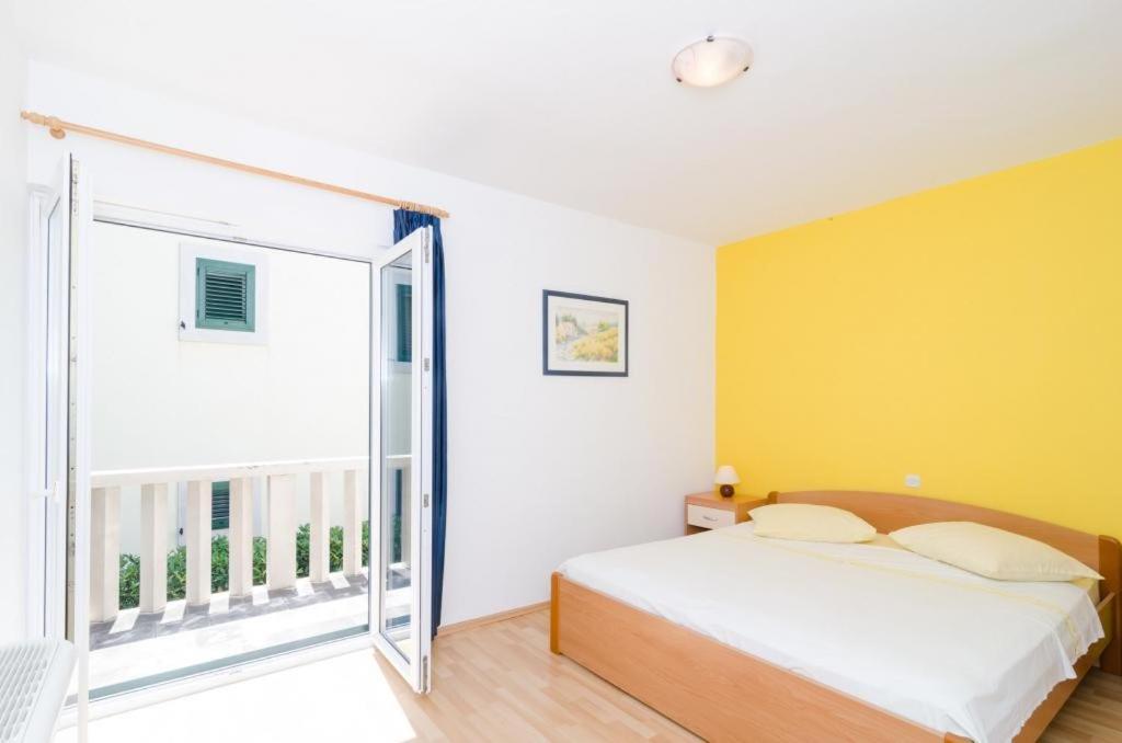 Apartments Plavac Mali