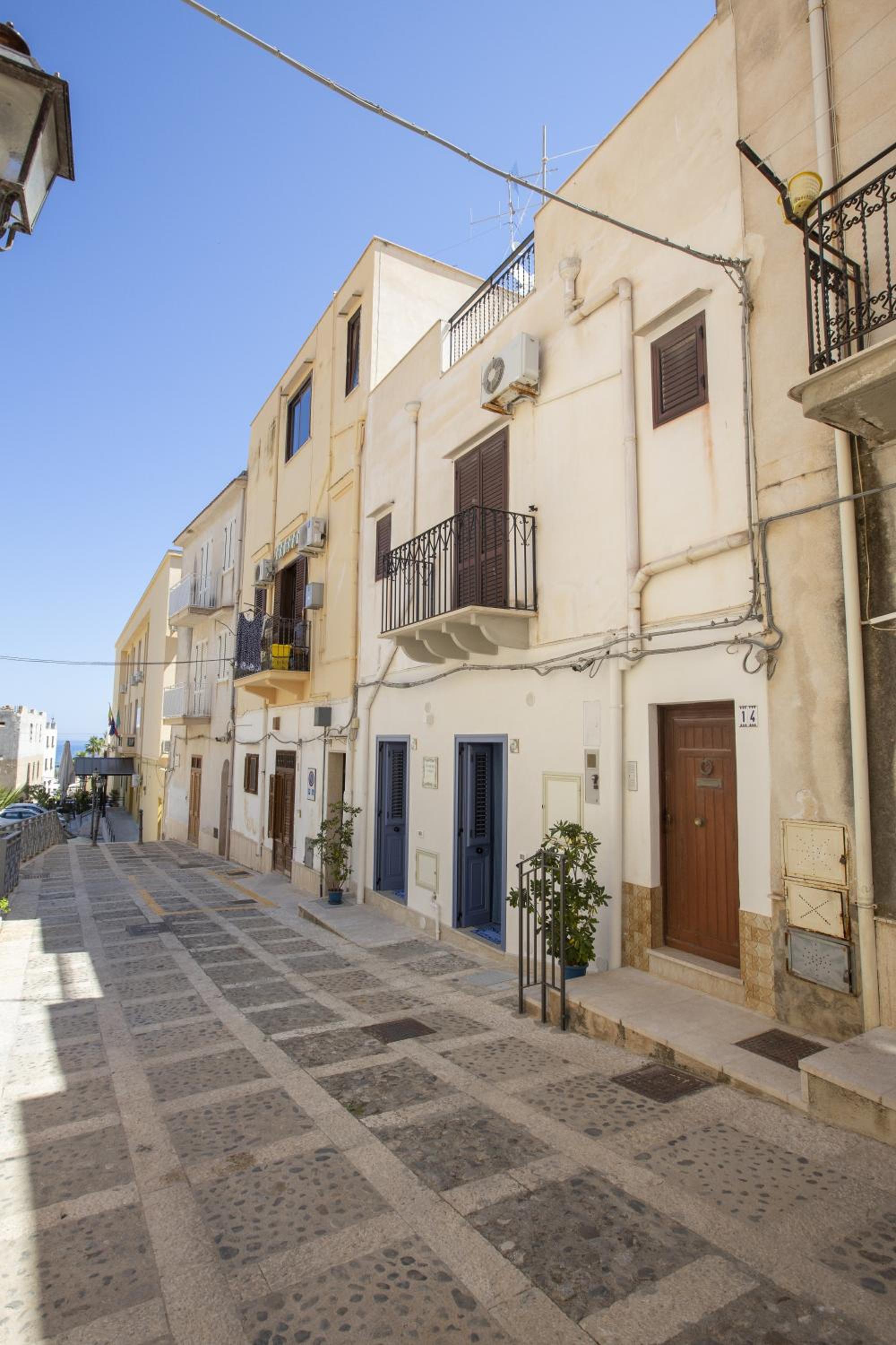 Al Baglio view 3