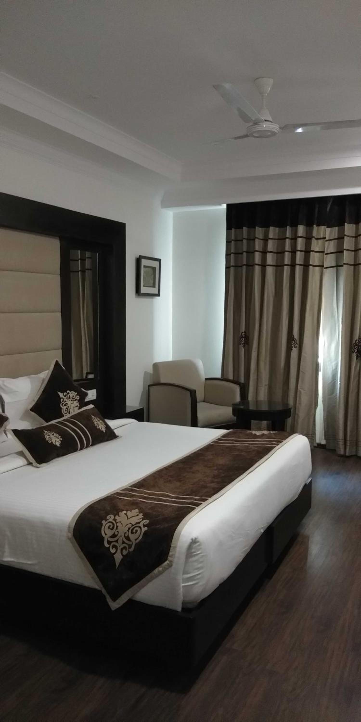 HOTEL PITRASHISH PRIDE IGI Intl AIRPORT DELHI view 3