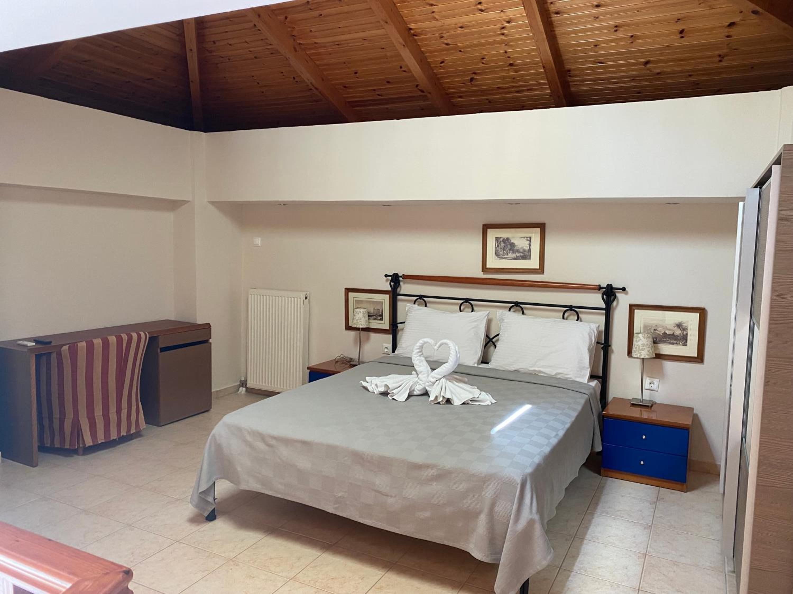 Villa Avra