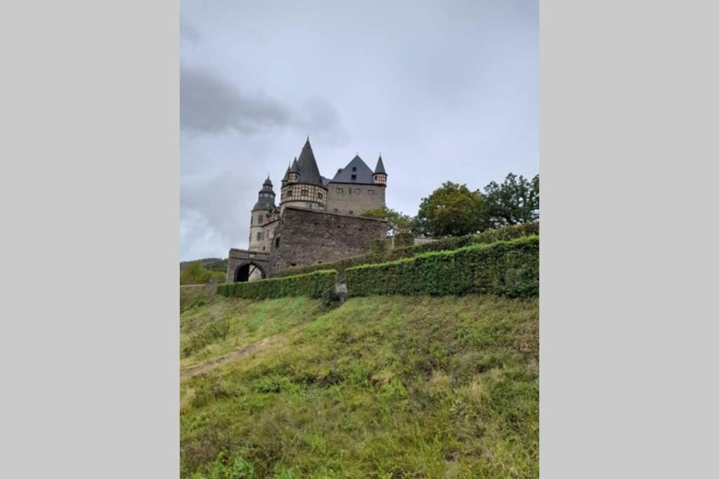Hinter Burg, Haus mit Garten