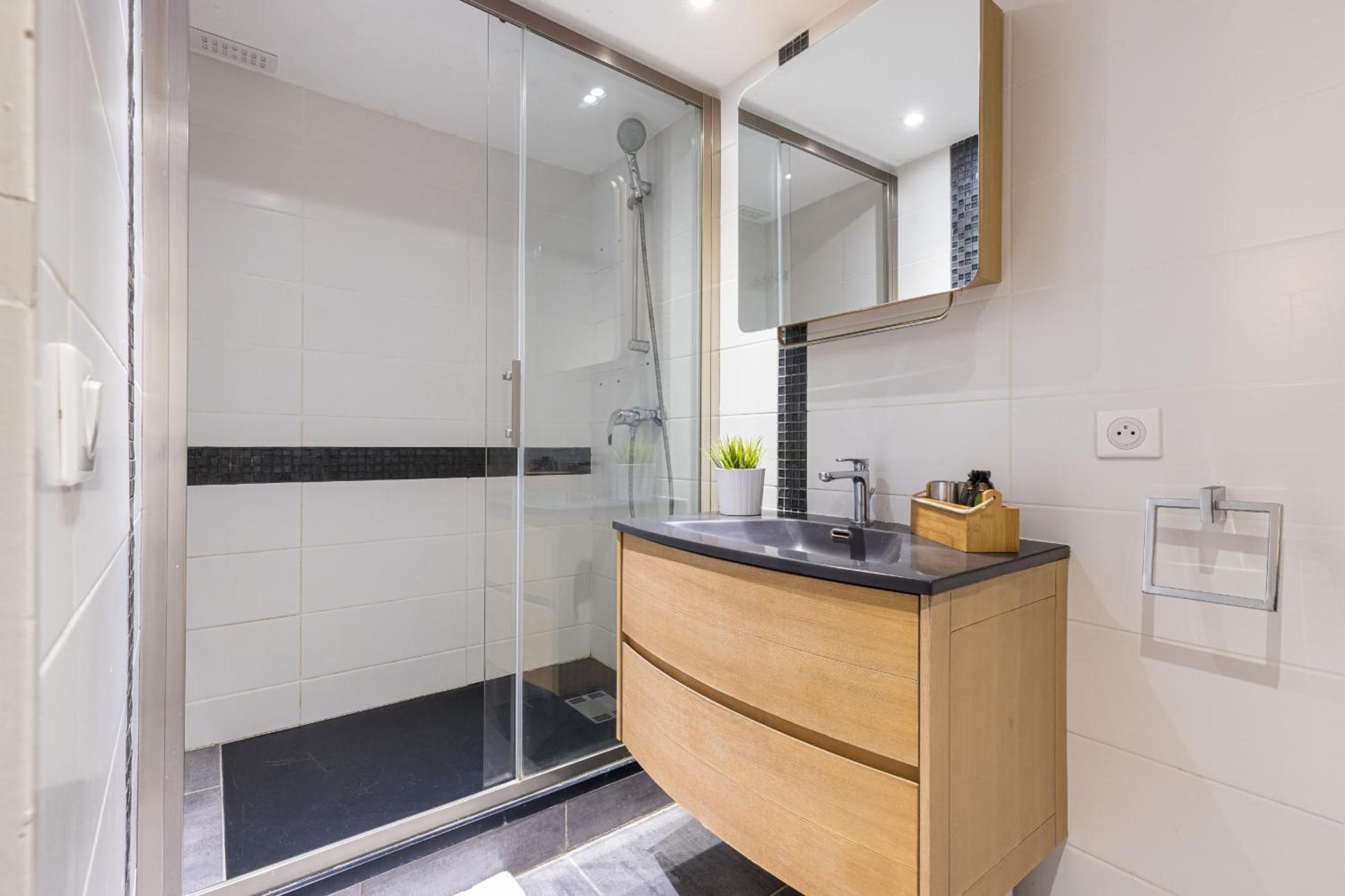 Duplex in Rue de la Préfecture Old Town 2 Bdrs photo 5