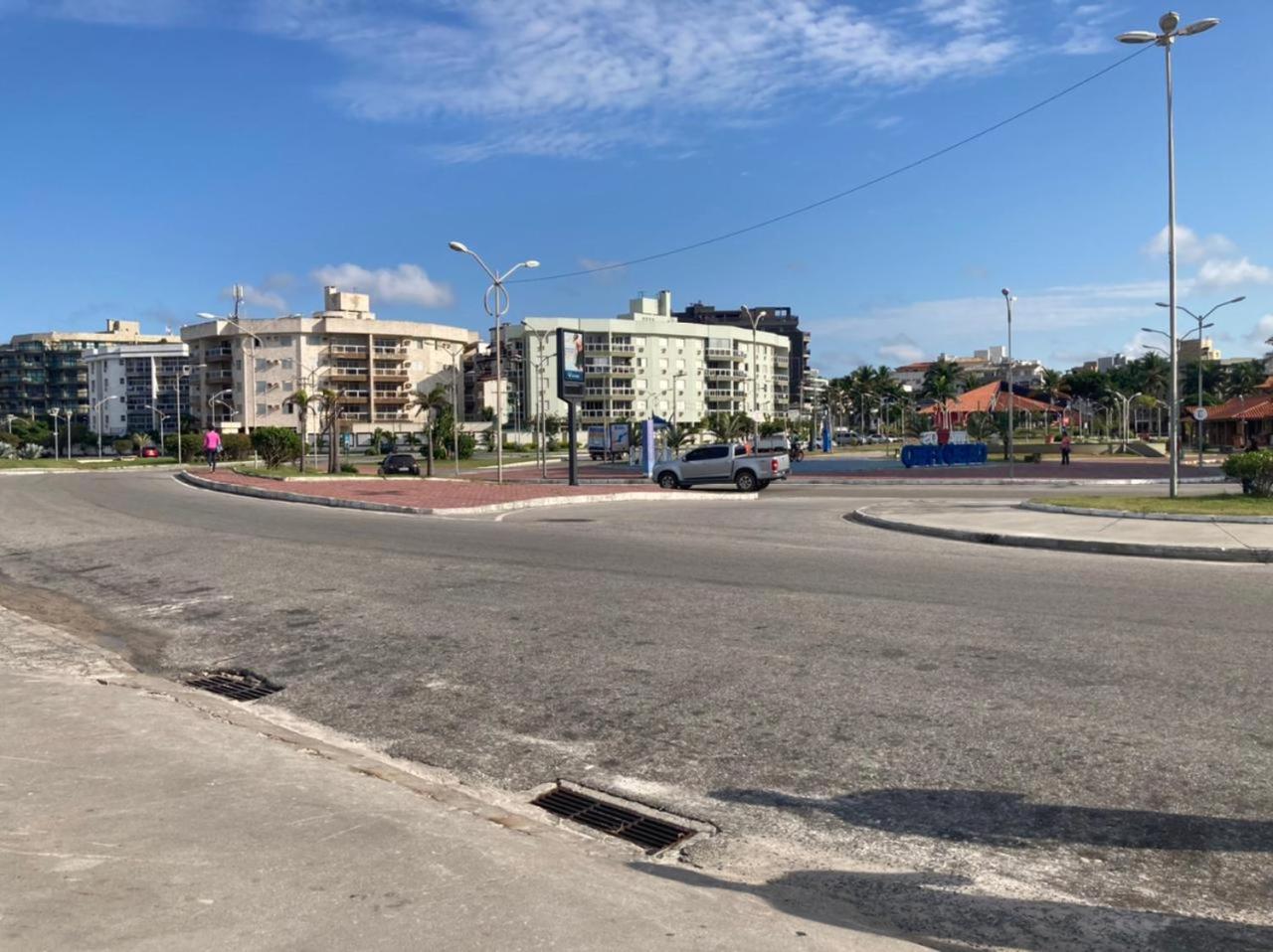 Joneson aluga um apto 3 Quartos na beira da Praia do Forte