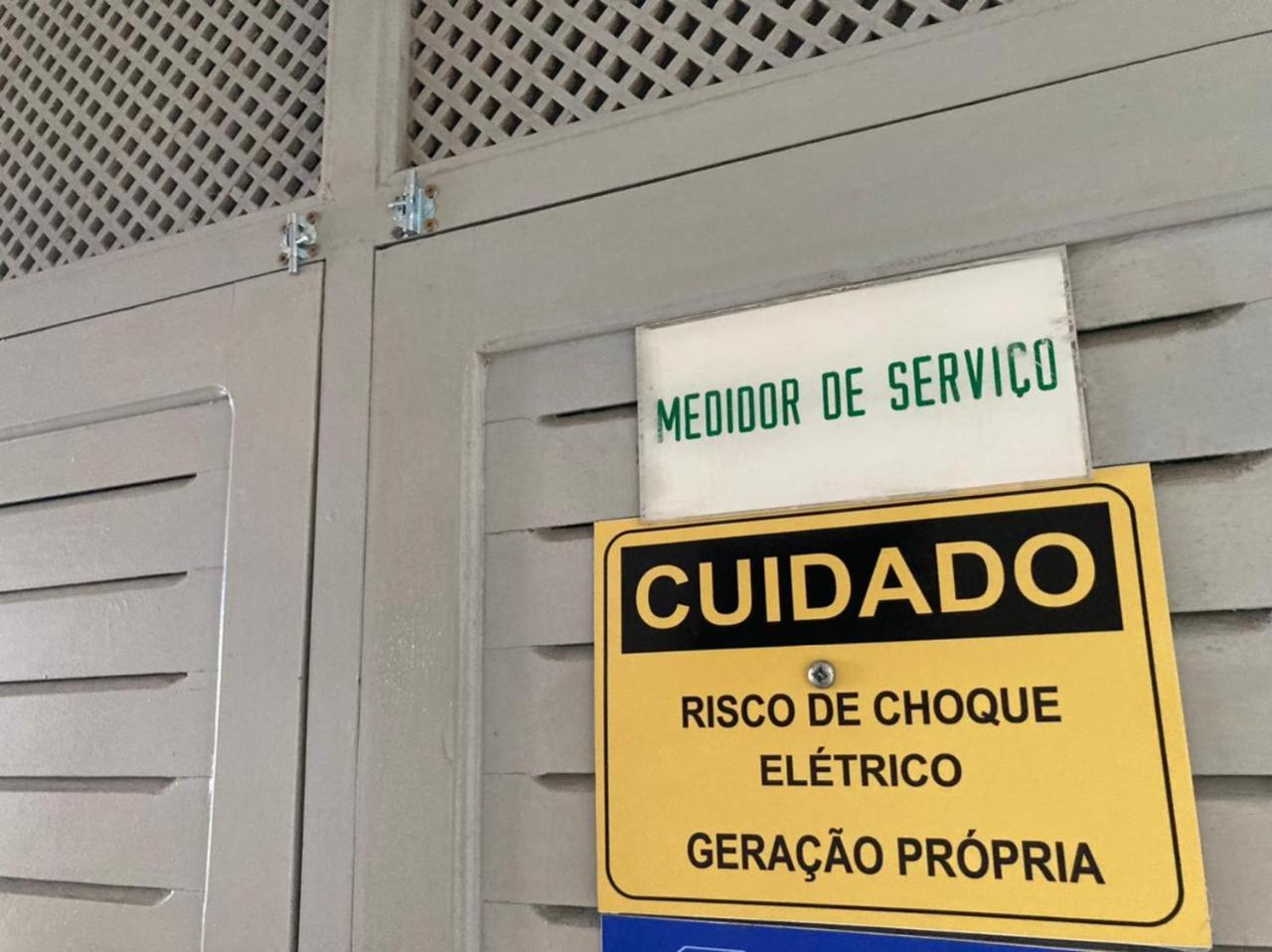 Joneson aluga um apto 3 Quartos na beira da Praia do Forte