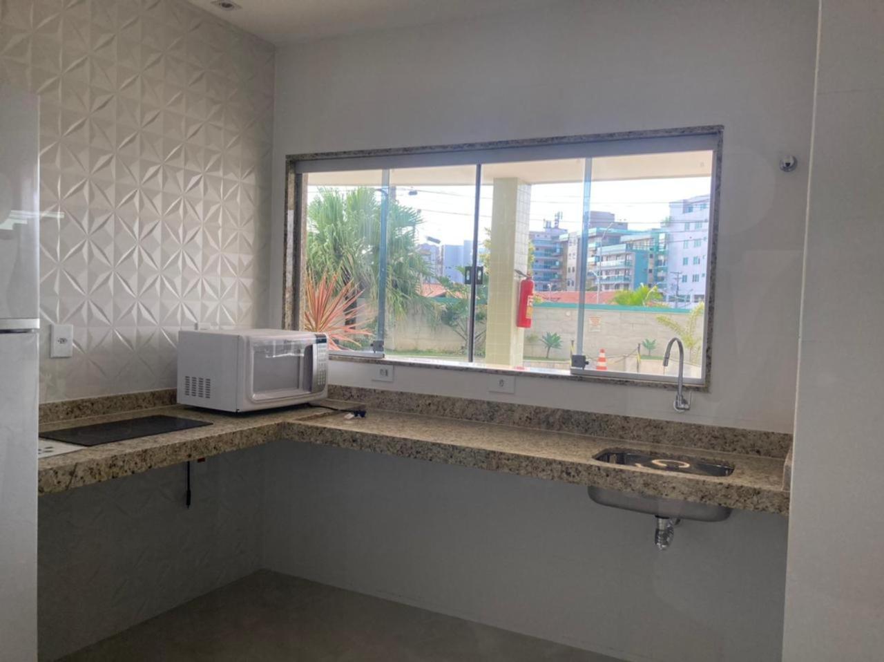 Joneson aluga um apto 3 Quartos na beira da Praia do Forte